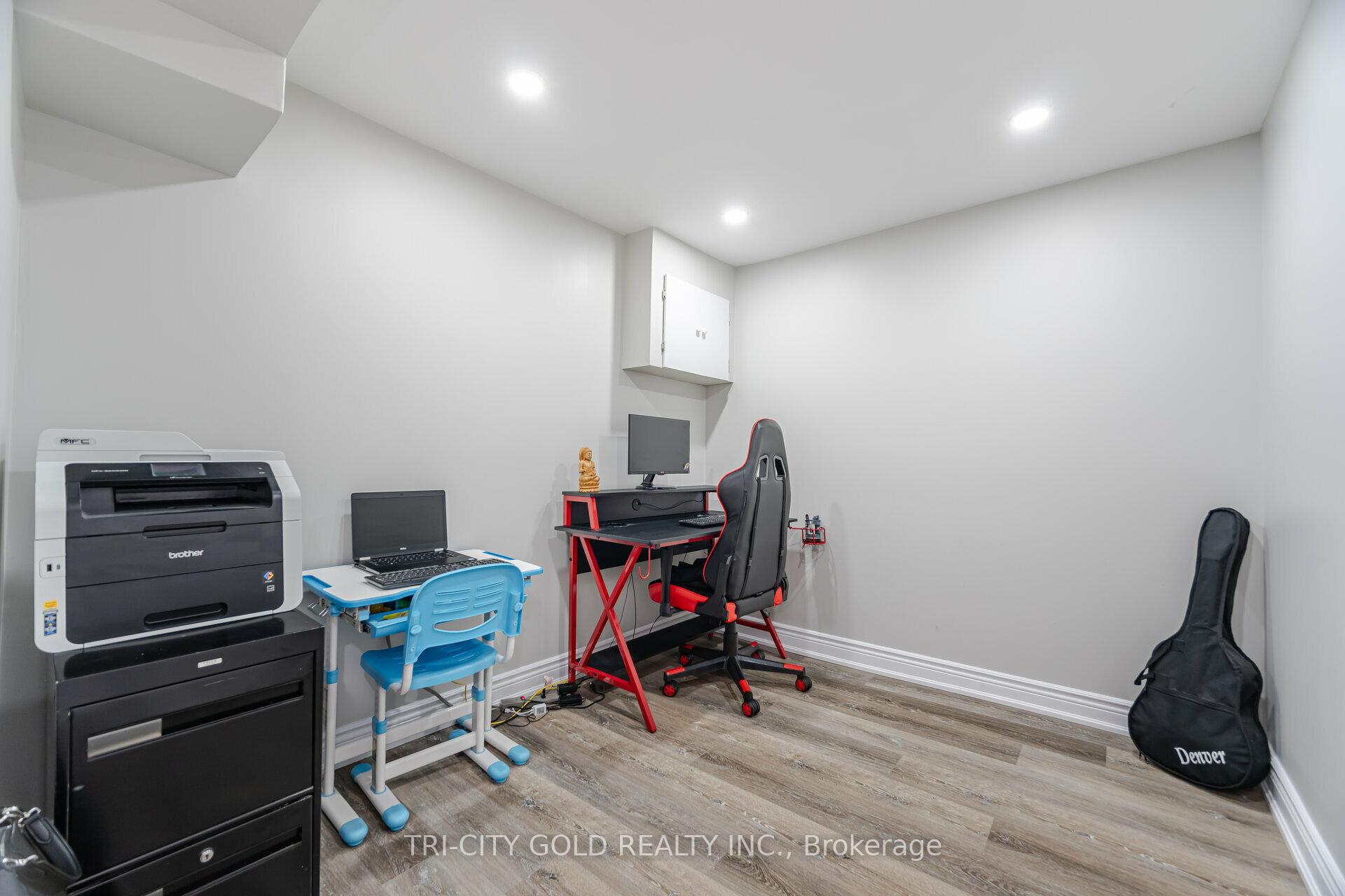 Photo 23 of 92 Newbridge Crescent, Brampton, Westgate — HOMEH