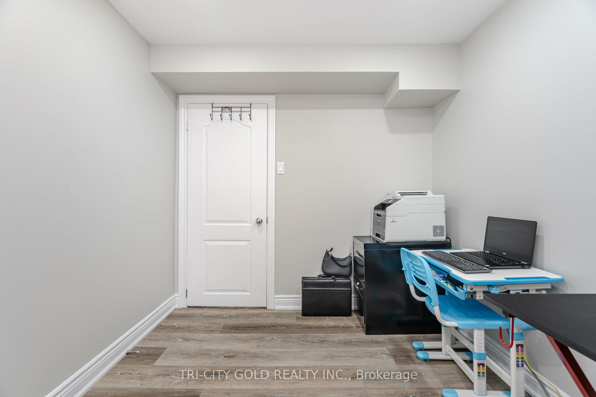 Photo 25 of 92 Newbridge Crescent, Brampton, Westgate — HOMEH