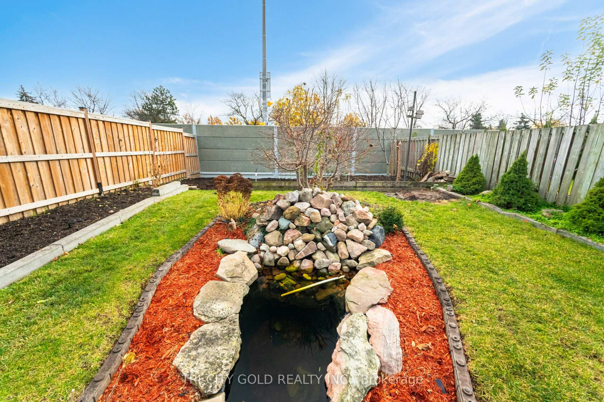 Photo 36 of 92 Newbridge Crescent, Brampton, Westgate — HOMEH