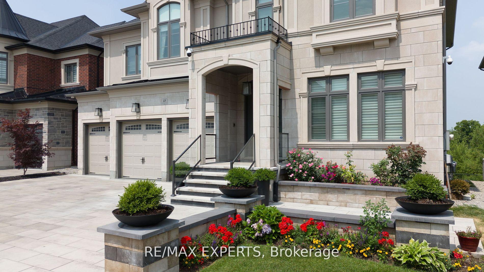 Photo 3 of 48 Rolling Green Court, Vaughan, Kleinburg — HOMEH