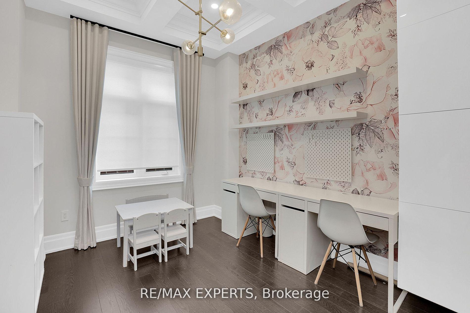 Photo 7 of 48 Rolling Green Court, Vaughan, Kleinburg — HOMEH