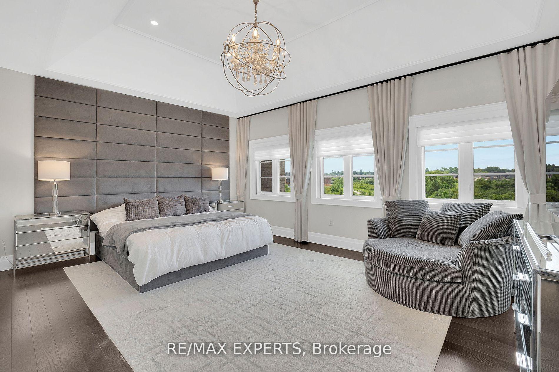 Photo 12 of 48 Rolling Green Court, Vaughan, Kleinburg — HOMEH