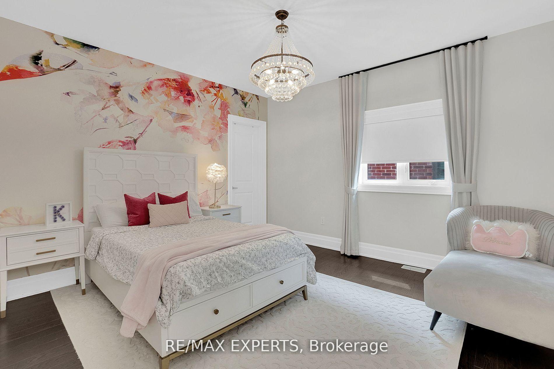 Photo 11 of 48 Rolling Green Court, Vaughan, Kleinburg — HOMEH