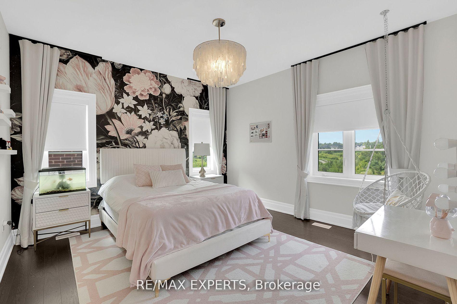 Photo 15 of 48 Rolling Green Court, Vaughan, Kleinburg — HOMEH