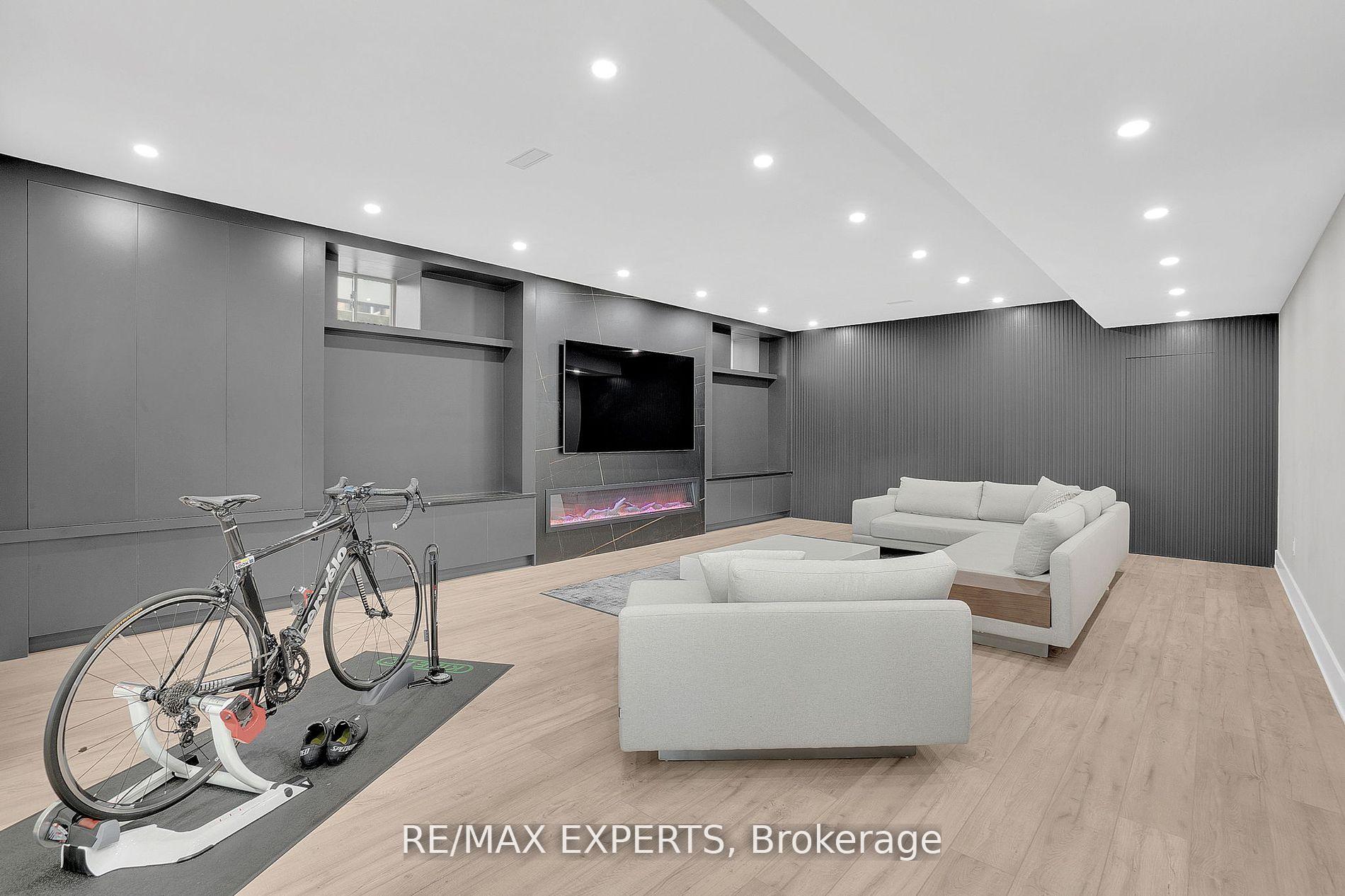 Photo 25 of 48 Rolling Green Court, Vaughan, Kleinburg — HOMEH