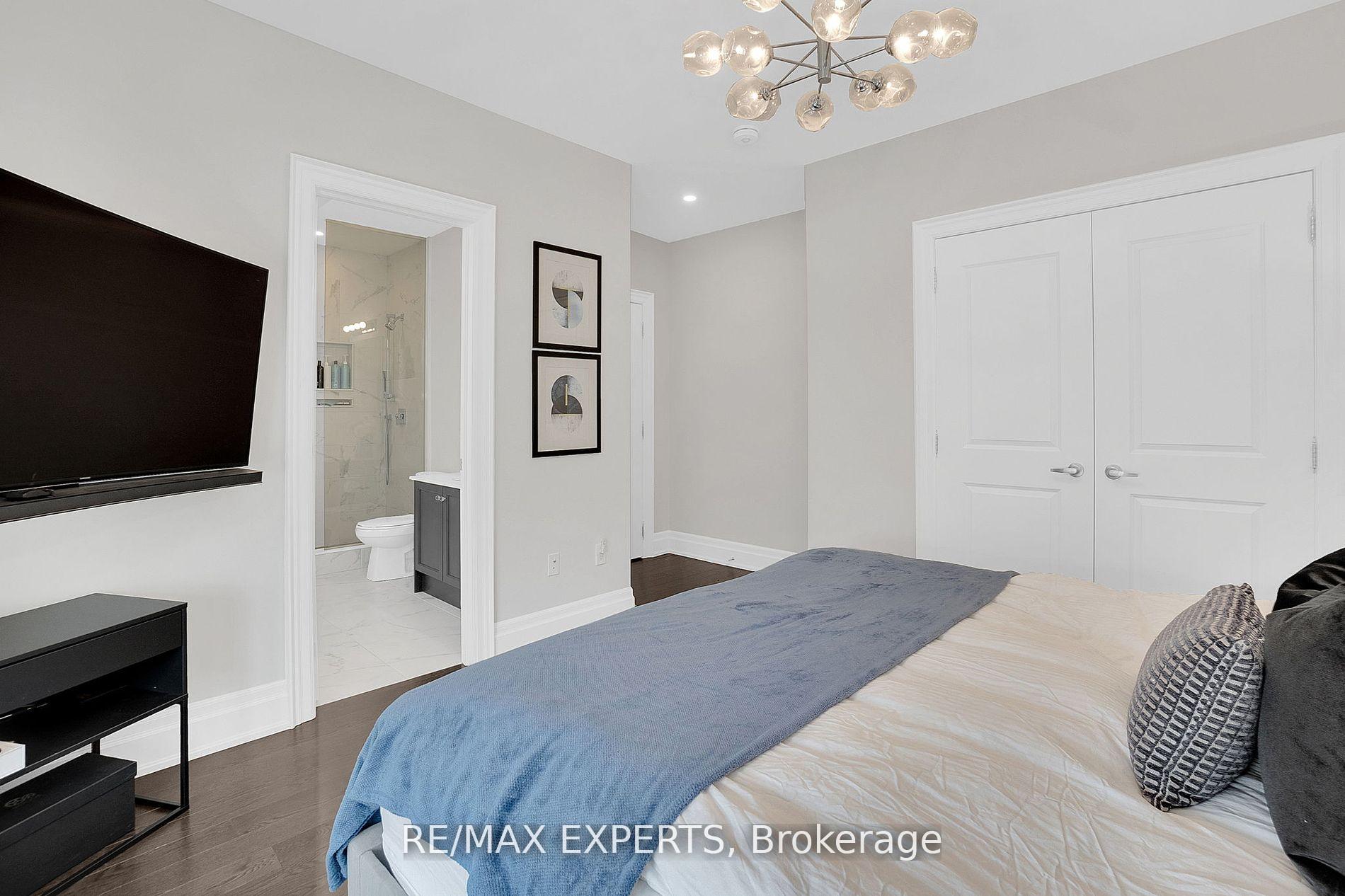 Photo 21 of 48 Rolling Green Court, Vaughan, Kleinburg — HOMEH