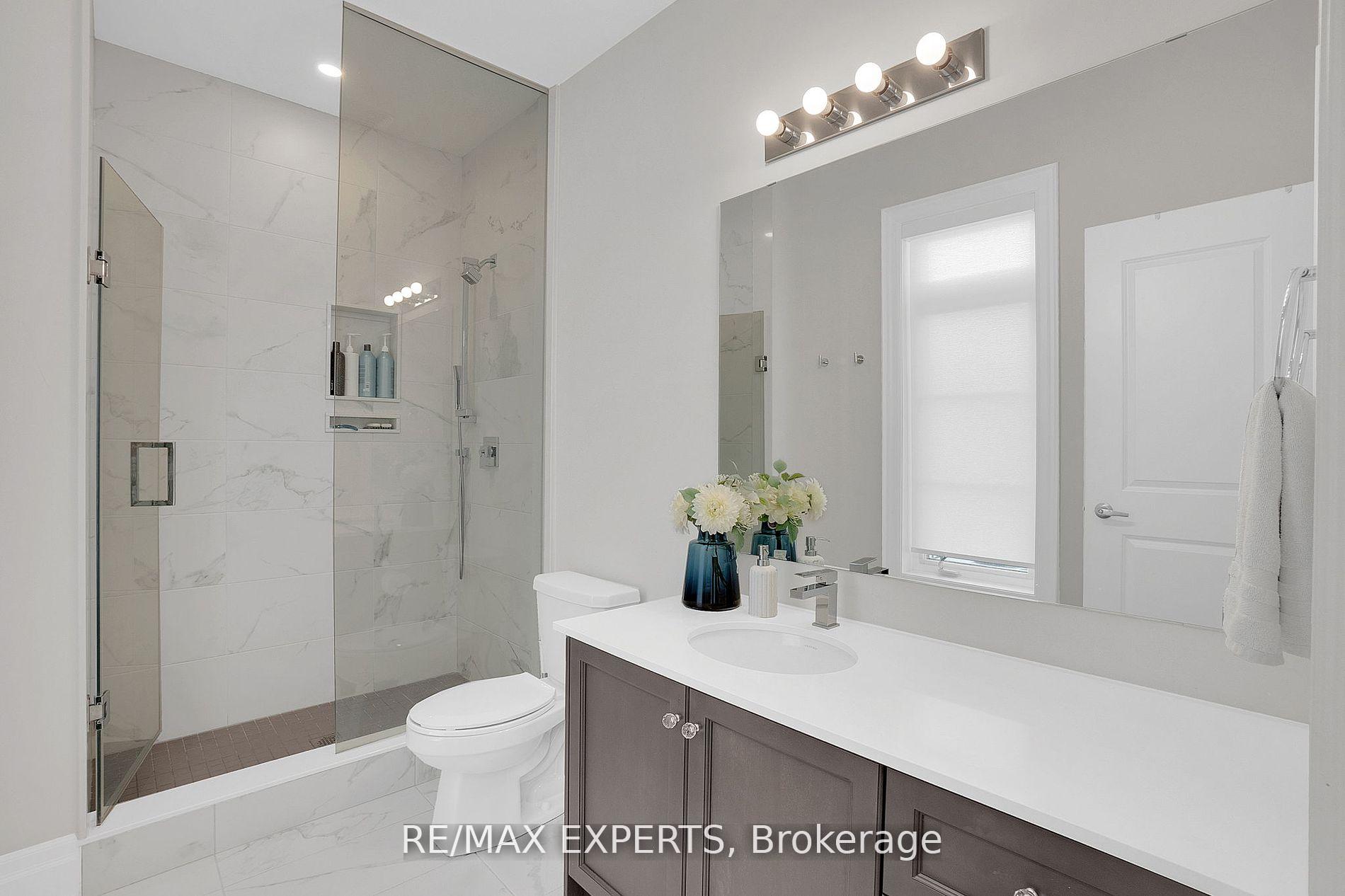 Photo 22 of 48 Rolling Green Court, Vaughan, Kleinburg — HOMEH