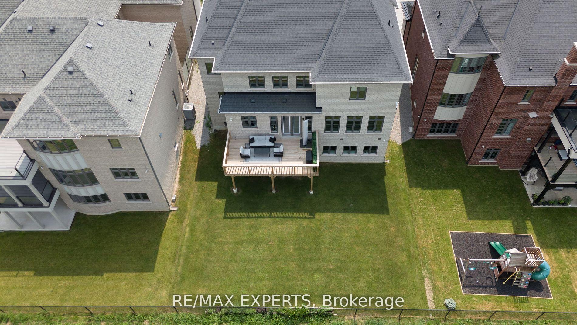 Photo 23 of 48 Rolling Green Court, Vaughan, Kleinburg — HOMEH