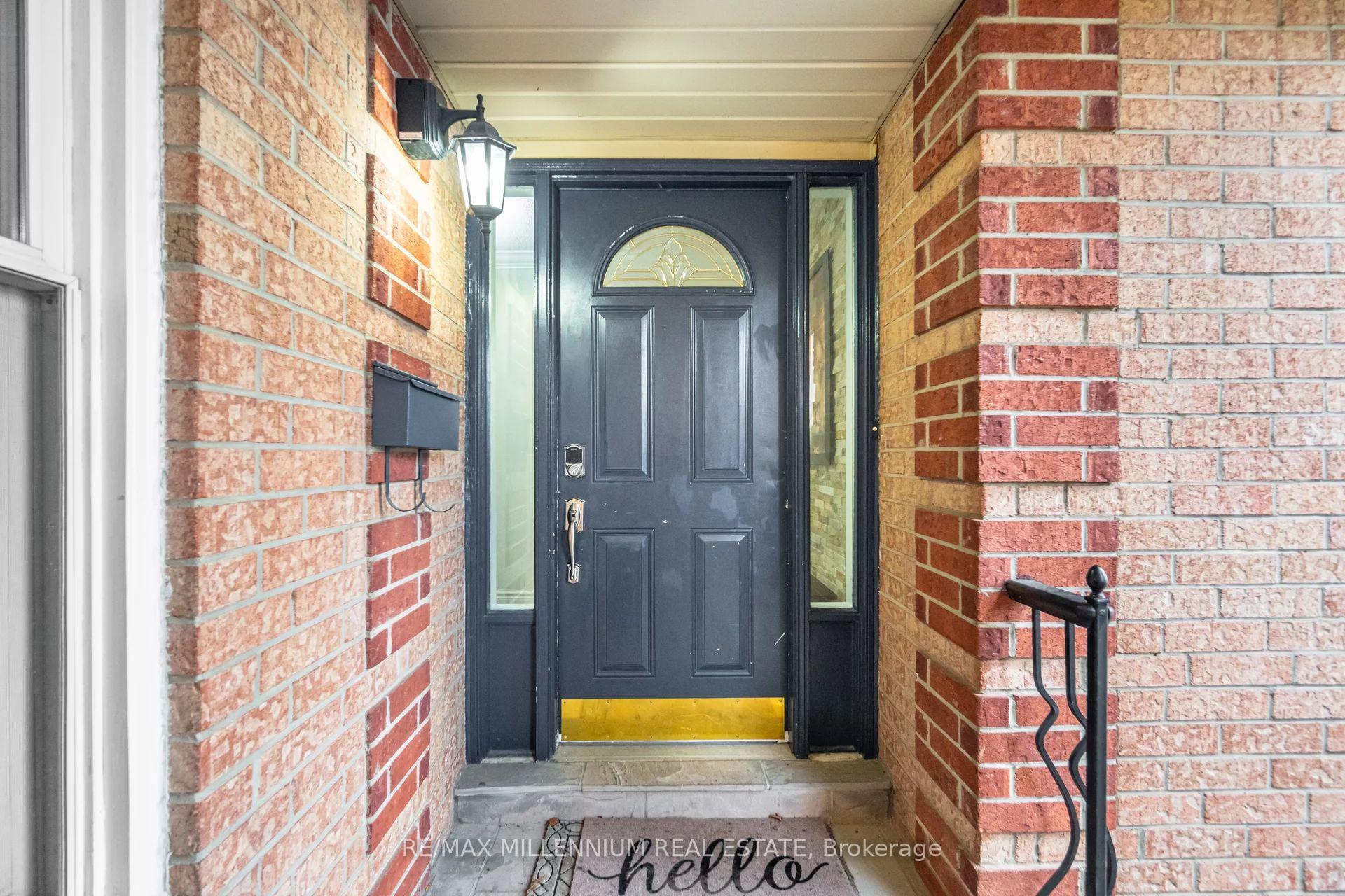 Photo 7 of 192 Conestoga Drive, Brampton, Heart Lake West — HOMEH