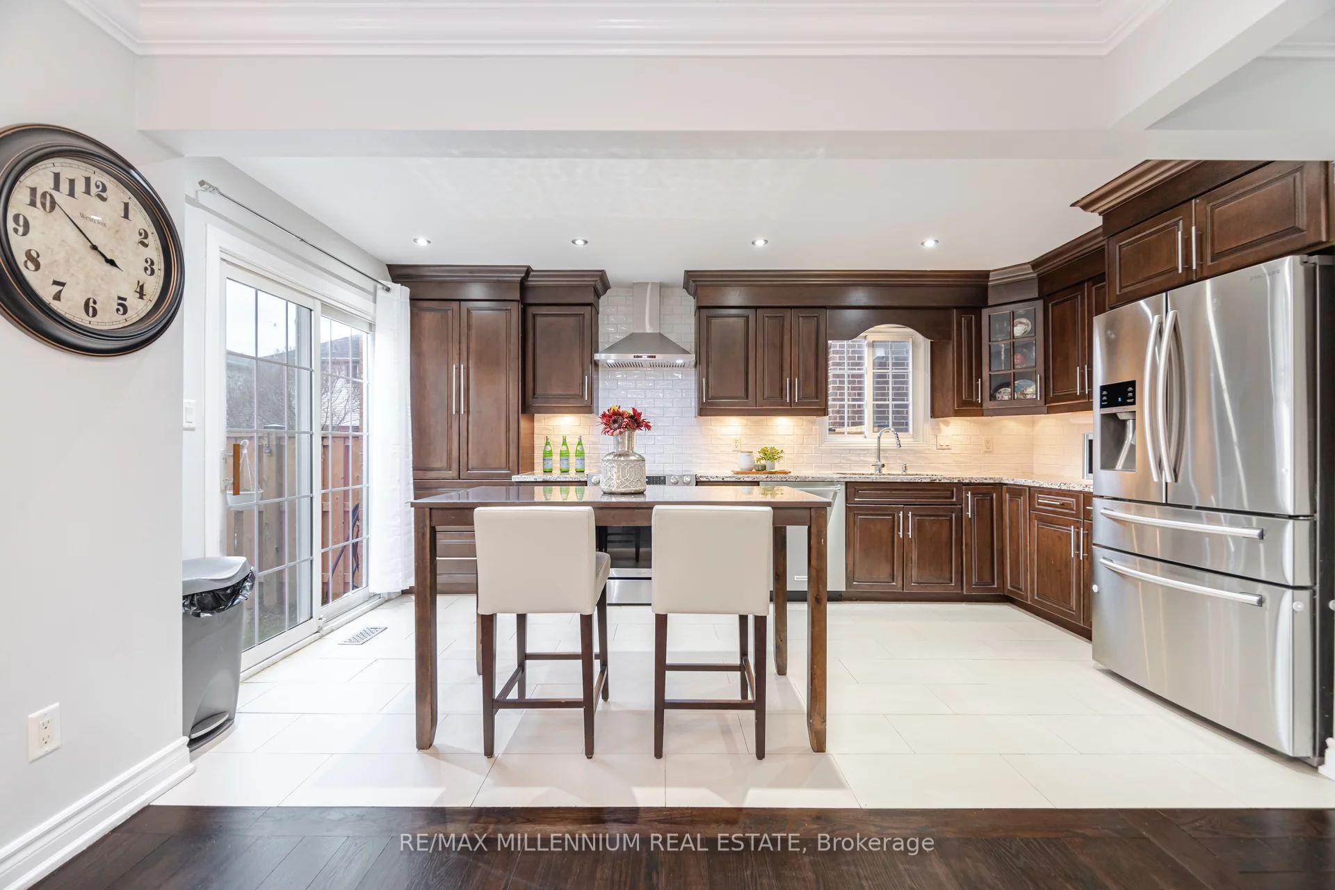 Photo 4 of 192 Conestoga Drive, Brampton, Heart Lake West — HOMEH