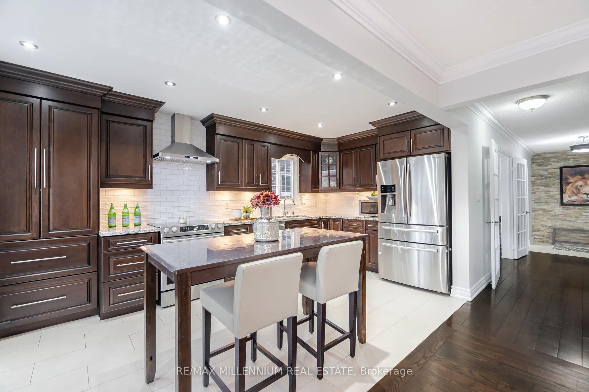 Photo 6 of 192 Conestoga Drive, Brampton, Heart Lake West — HOMEH