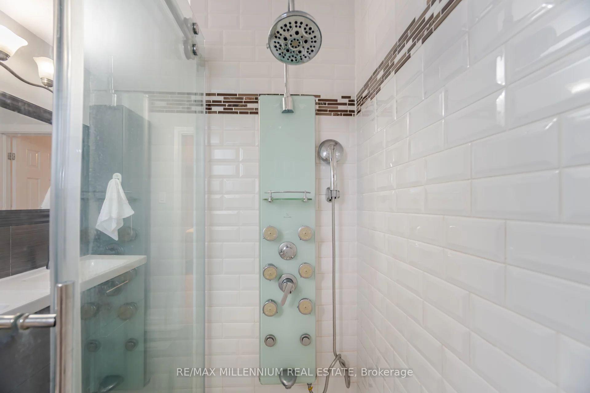 Photo 25 of 192 Conestoga Drive, Brampton, Heart Lake West — HOMEH