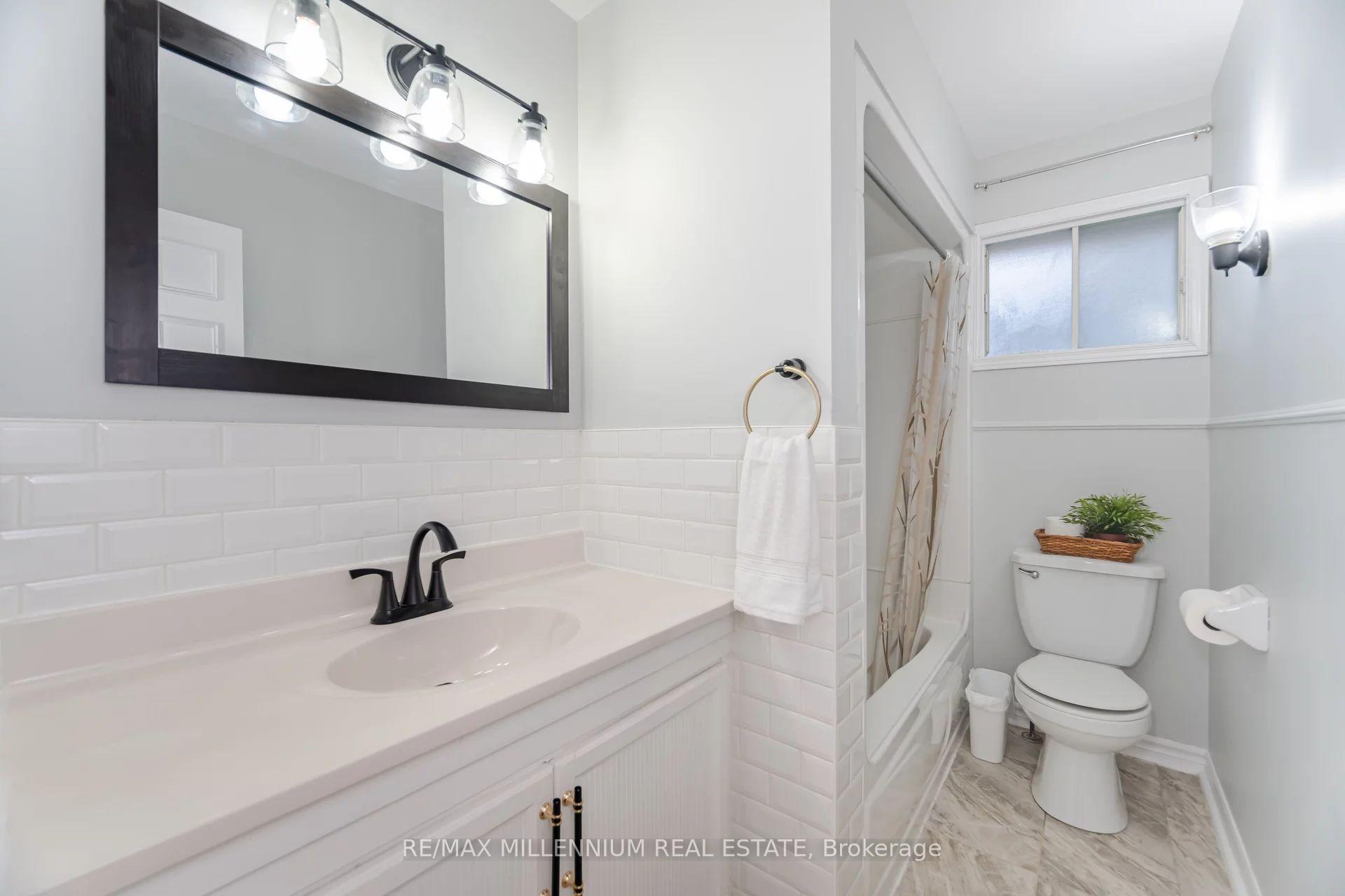 Photo 21 of 192 Conestoga Drive, Brampton, Heart Lake West — HOMEH