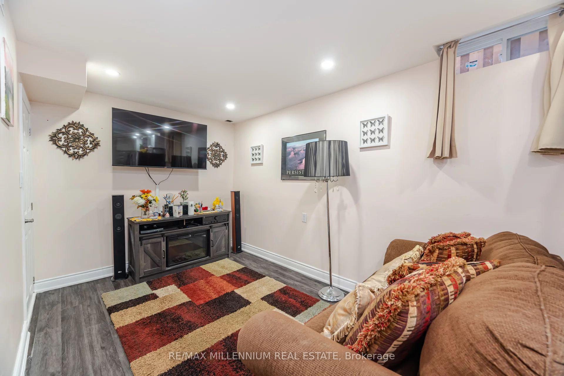 Photo 33 of 192 Conestoga Drive, Brampton, Heart Lake West — HOMEH