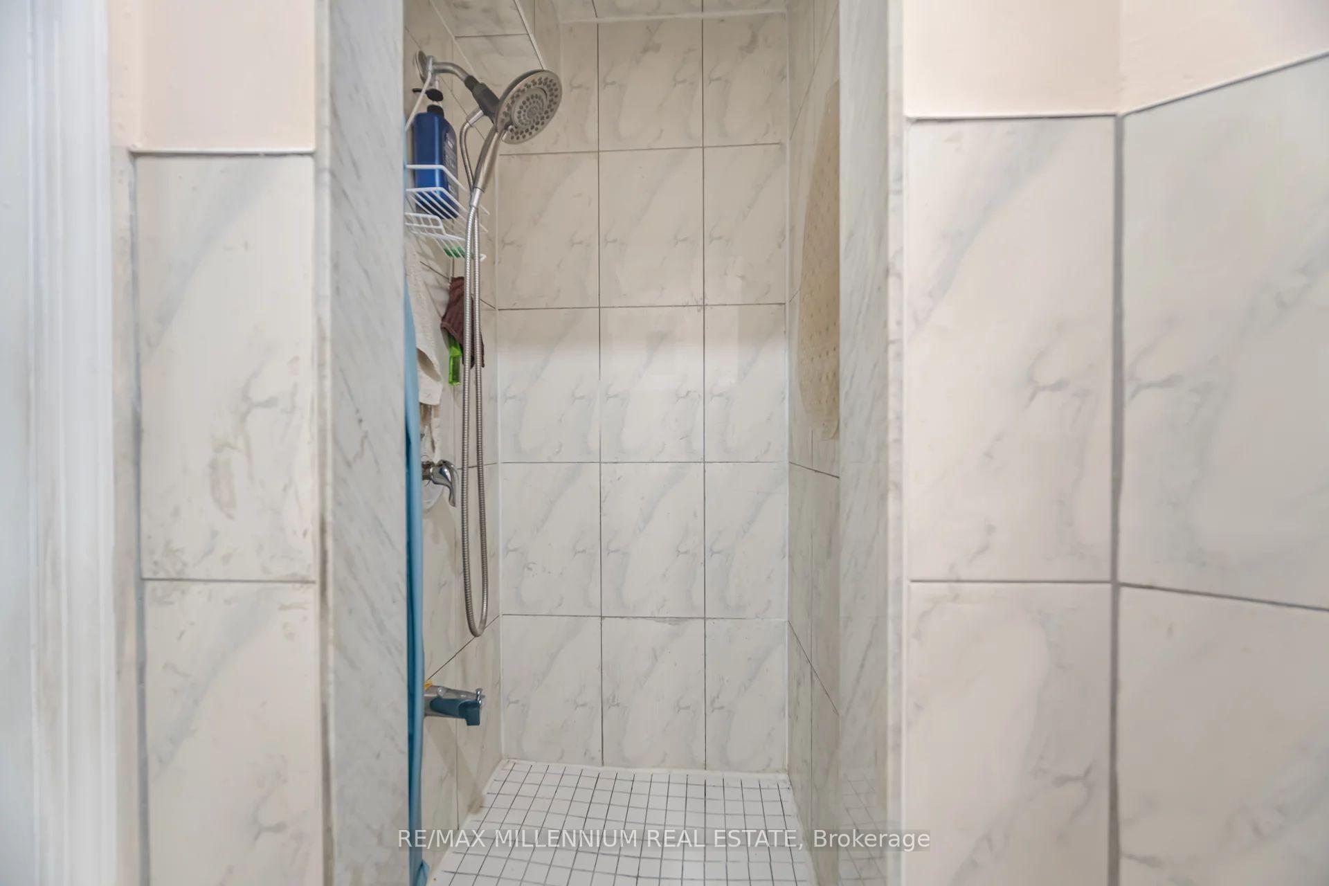 Photo 35 of 192 Conestoga Drive, Brampton, Heart Lake West — HOMEH