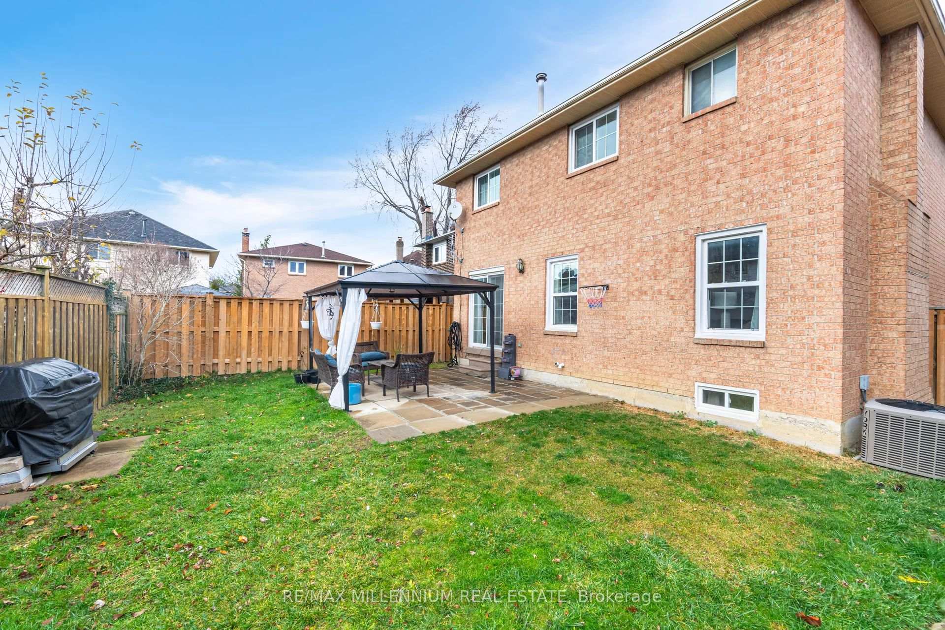 Photo 39 of 192 Conestoga Drive, Brampton, Heart Lake West — HOMEH