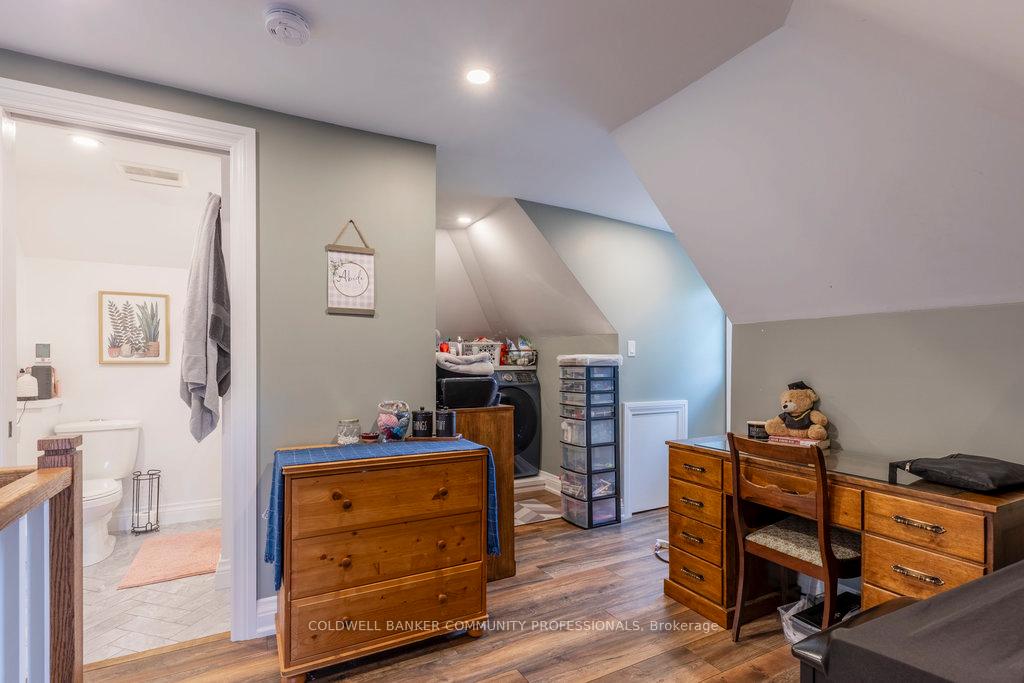 Photo 12 of 81 Dunsmure Road, Hamilton, Stipley — HOMEH