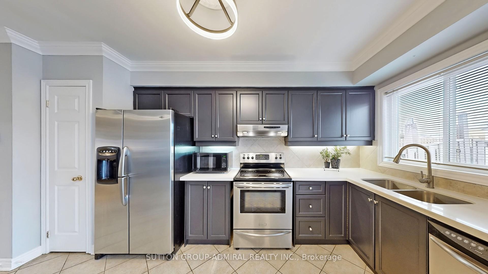 Photo 2 of 102 Fountainbridge Drive N, Caledon, Bolton East — HOMEH
