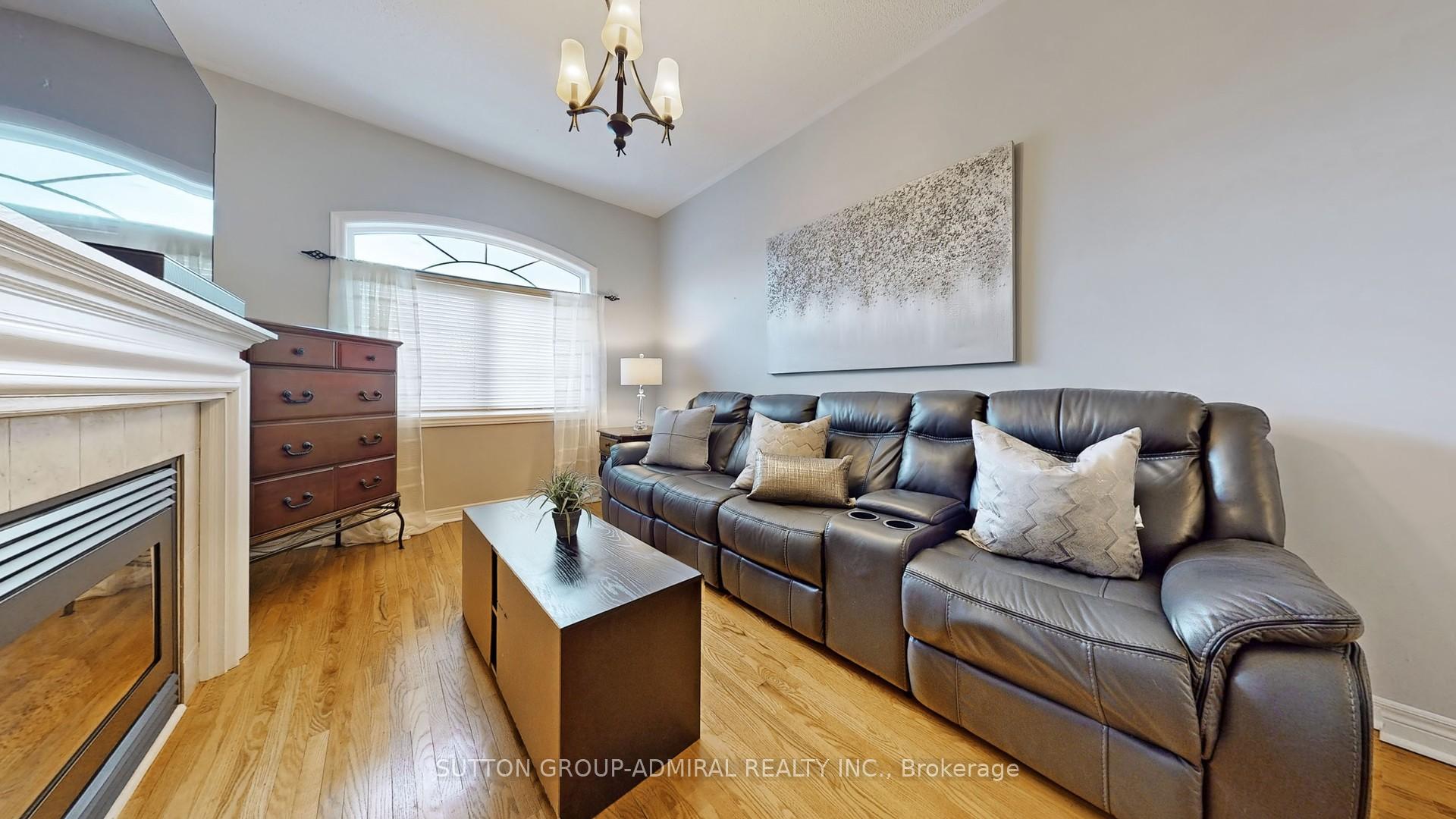 Photo 16 of 102 Fountainbridge Drive N, Caledon, Bolton East — HOMEH