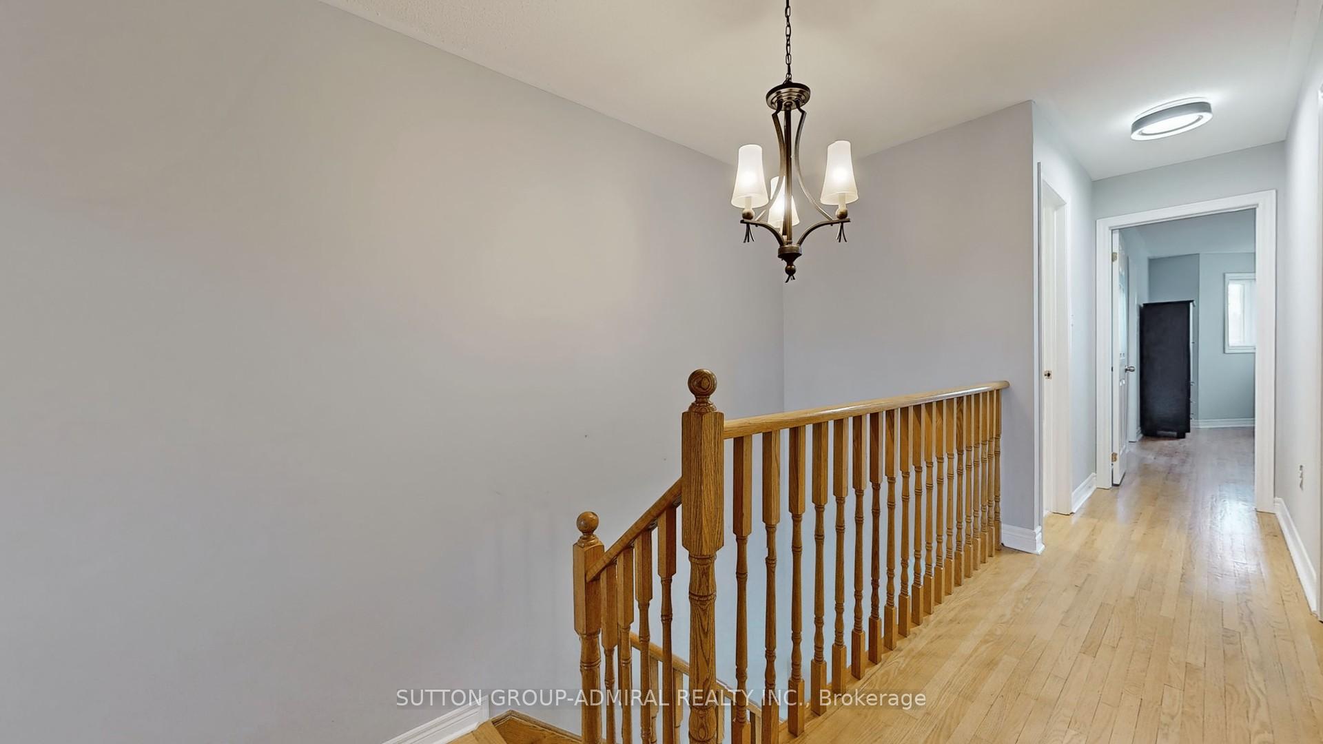 Photo 13 of 102 Fountainbridge Drive N, Caledon, Bolton East — HOMEH