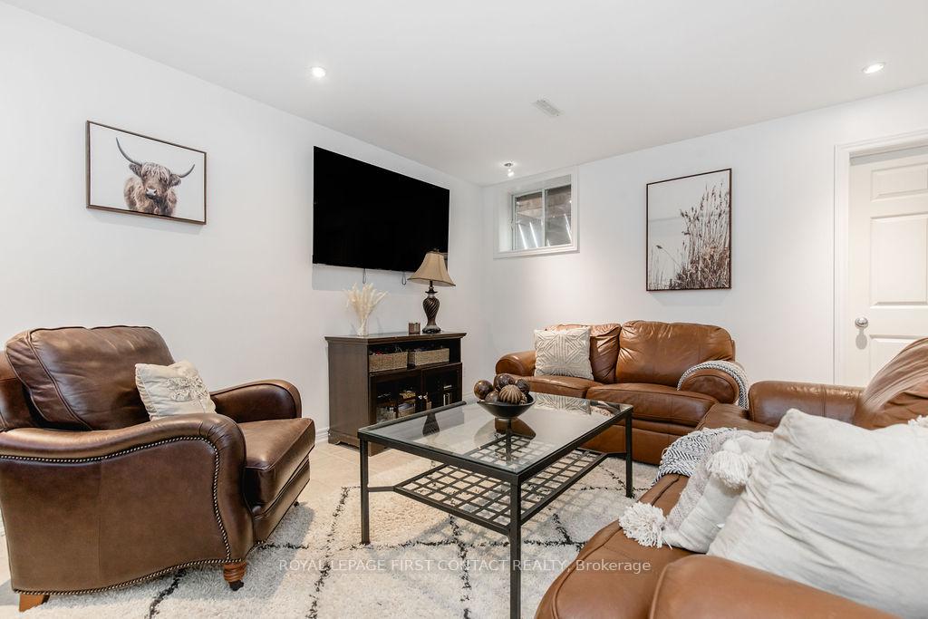 Photo 40 of 31 Vanderpost Crescent, Essa, Thornton — HOMEH