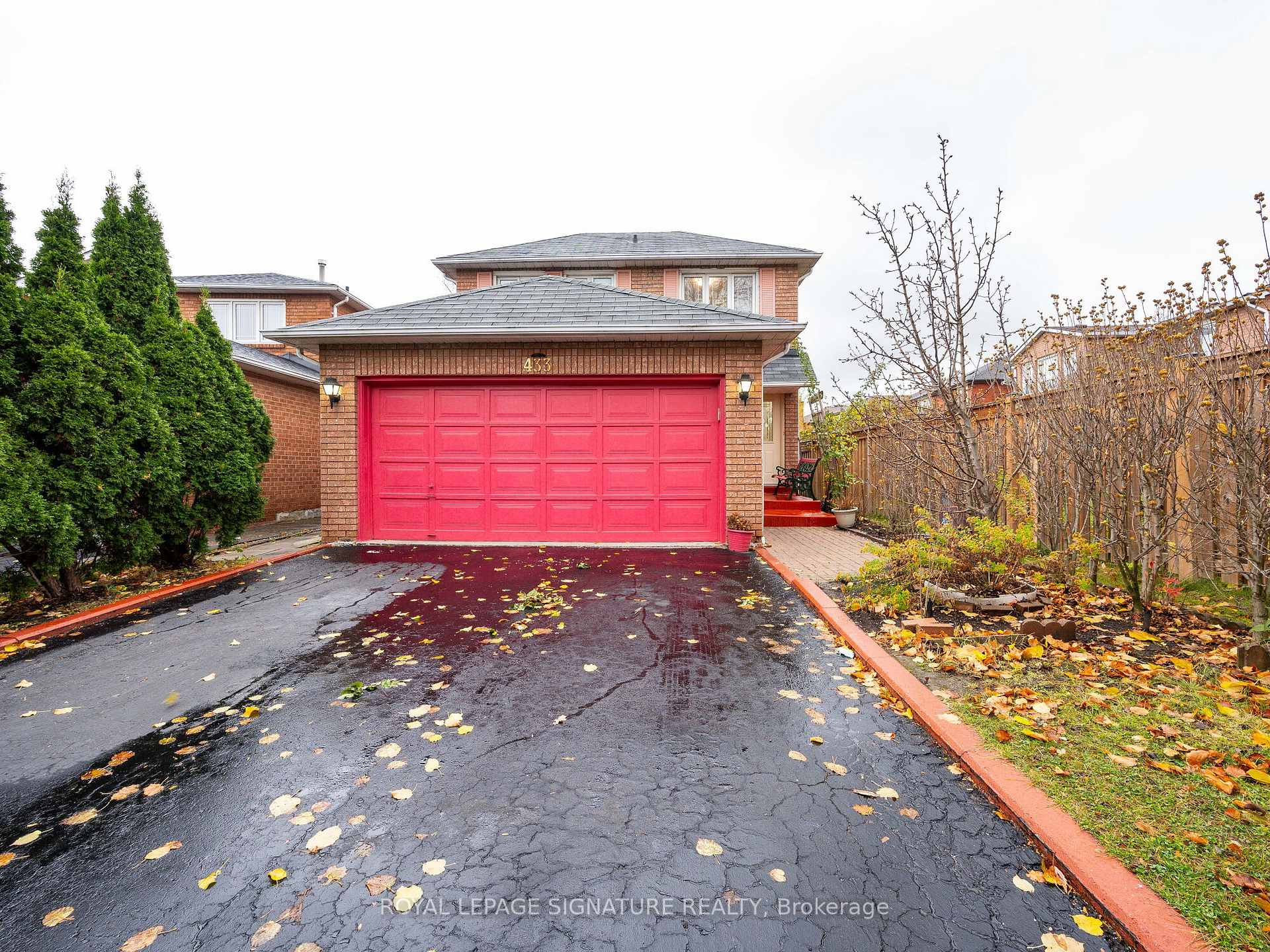 Photo 1 of 433 Tailfeather Crescent, Mississauga, Hurontario — HOMEH