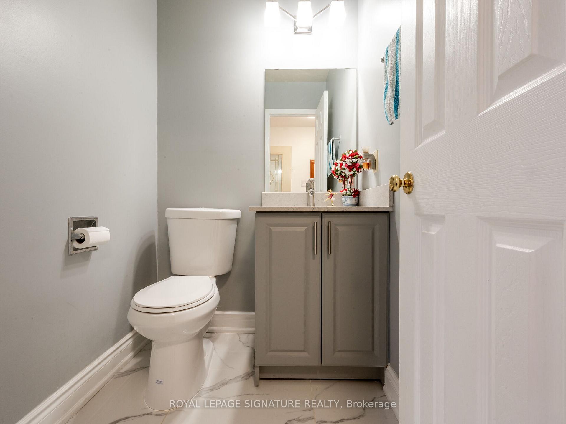 Photo 16 of 433 Tailfeather Crescent, Mississauga, Hurontario — HOMEH