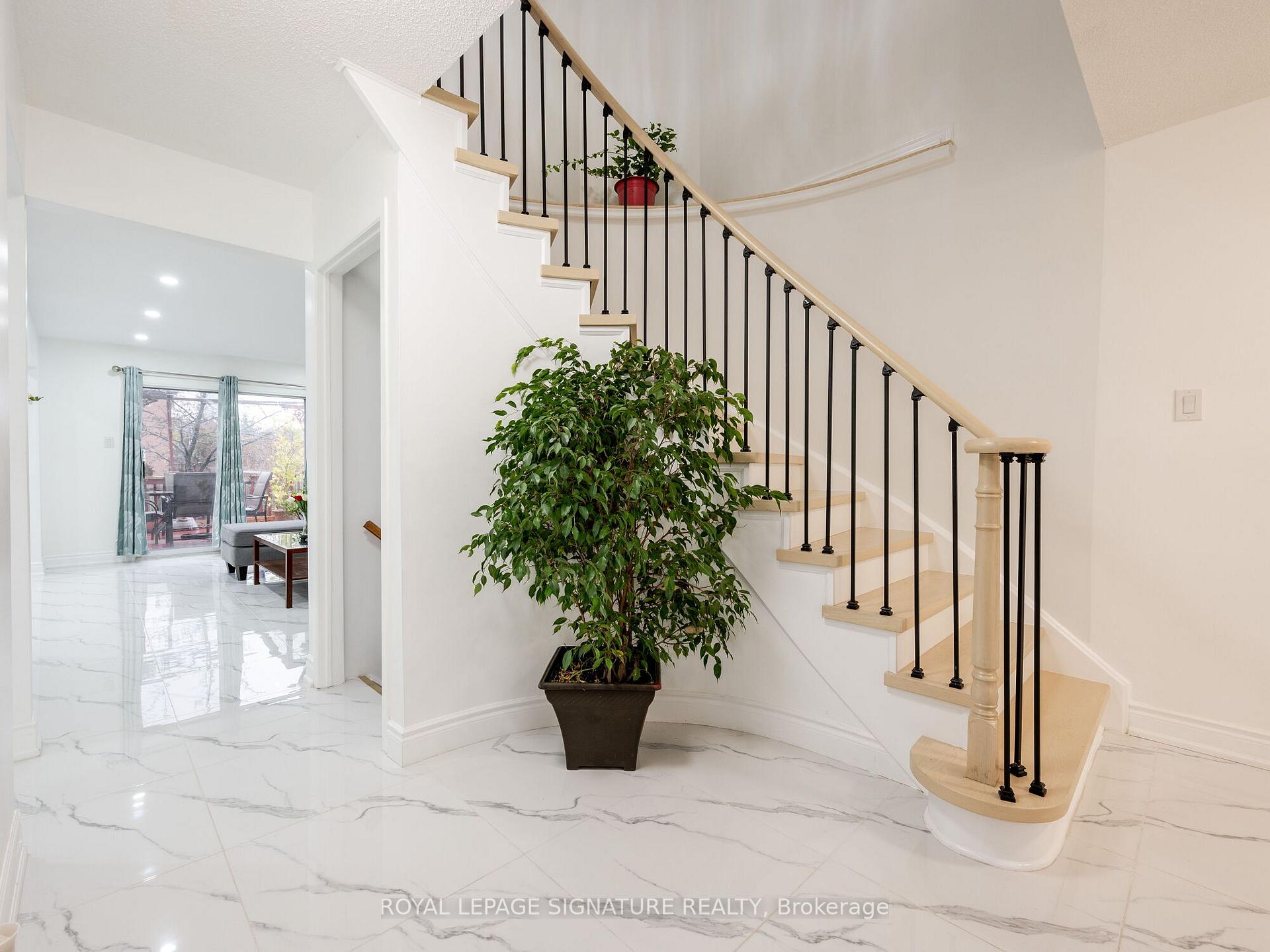 Photo 27 of 433 Tailfeather Crescent, Mississauga, Hurontario — HOMEH