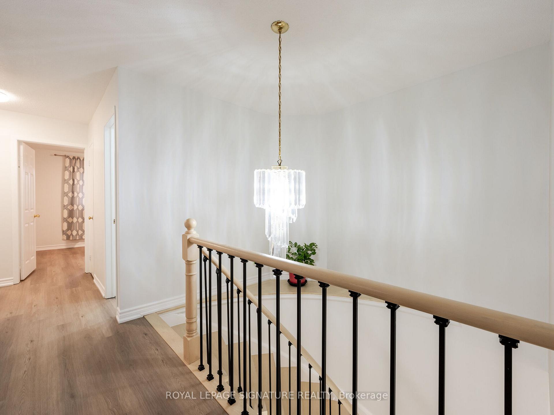Photo 20 of 433 Tailfeather Crescent, Mississauga, Hurontario — HOMEH