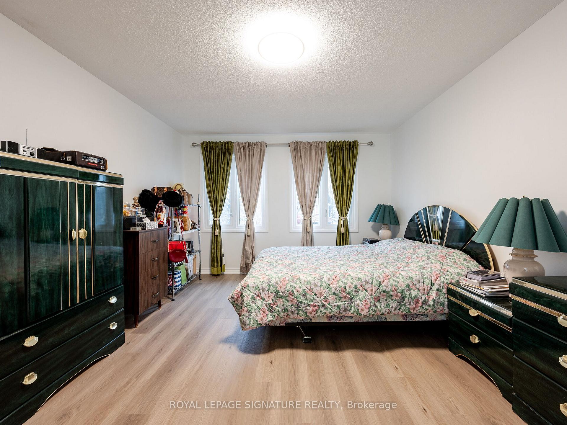 Photo 26 of 433 Tailfeather Crescent, Mississauga, Hurontario — HOMEH