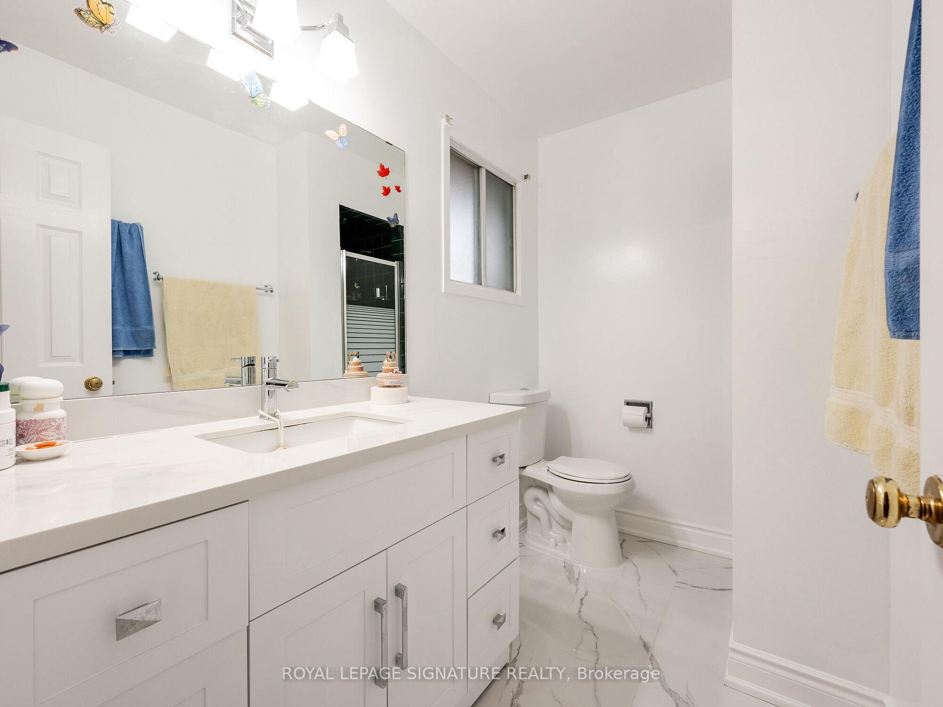 Photo 17 of 433 Tailfeather Crescent, Mississauga, Hurontario — HOMEH