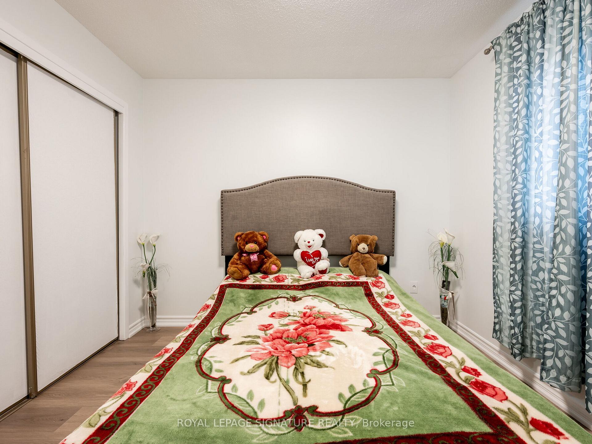 Photo 22 of 433 Tailfeather Crescent, Mississauga, Hurontario — HOMEH