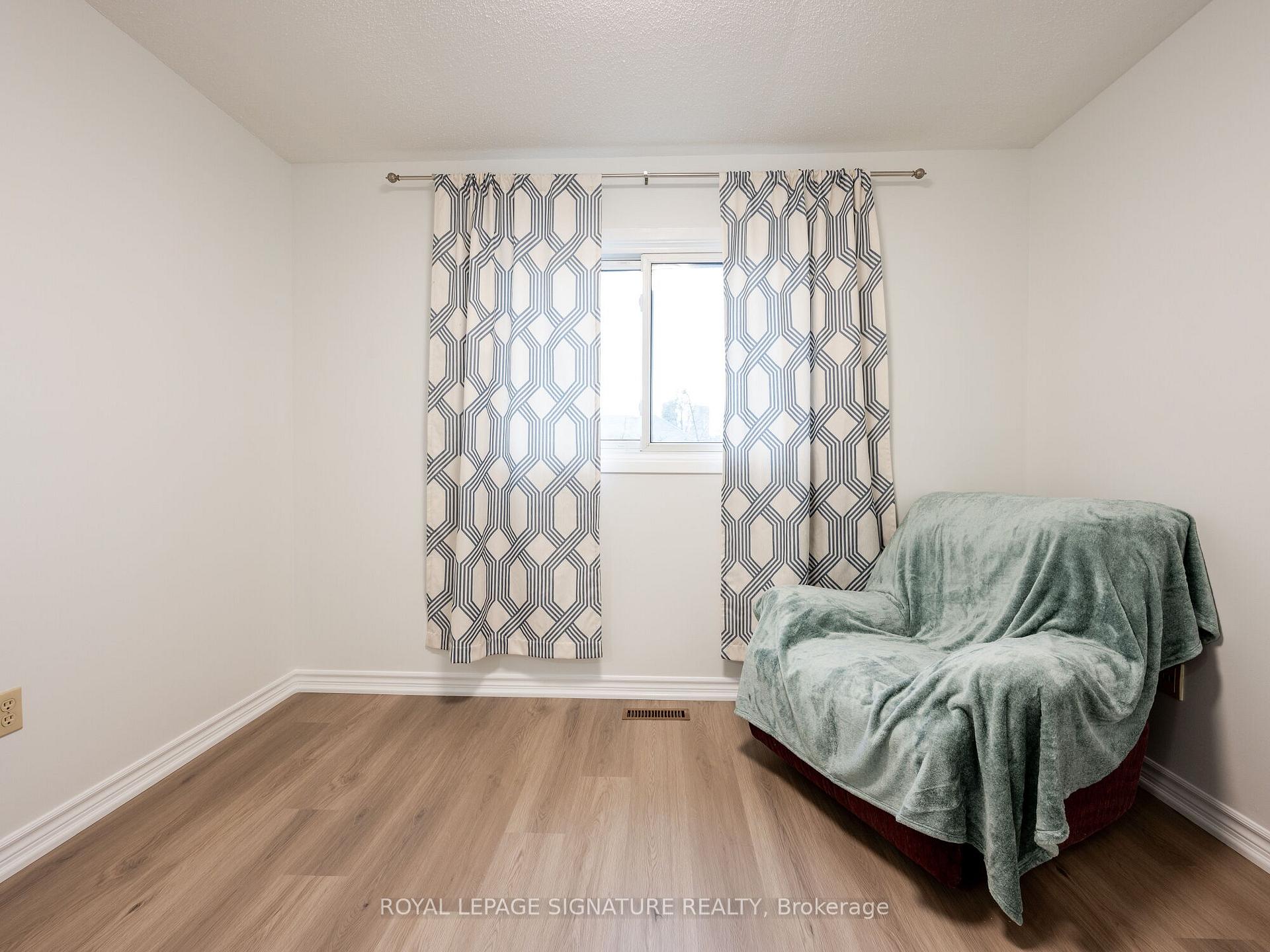 Photo 18 of 433 Tailfeather Crescent, Mississauga, Hurontario — HOMEH
