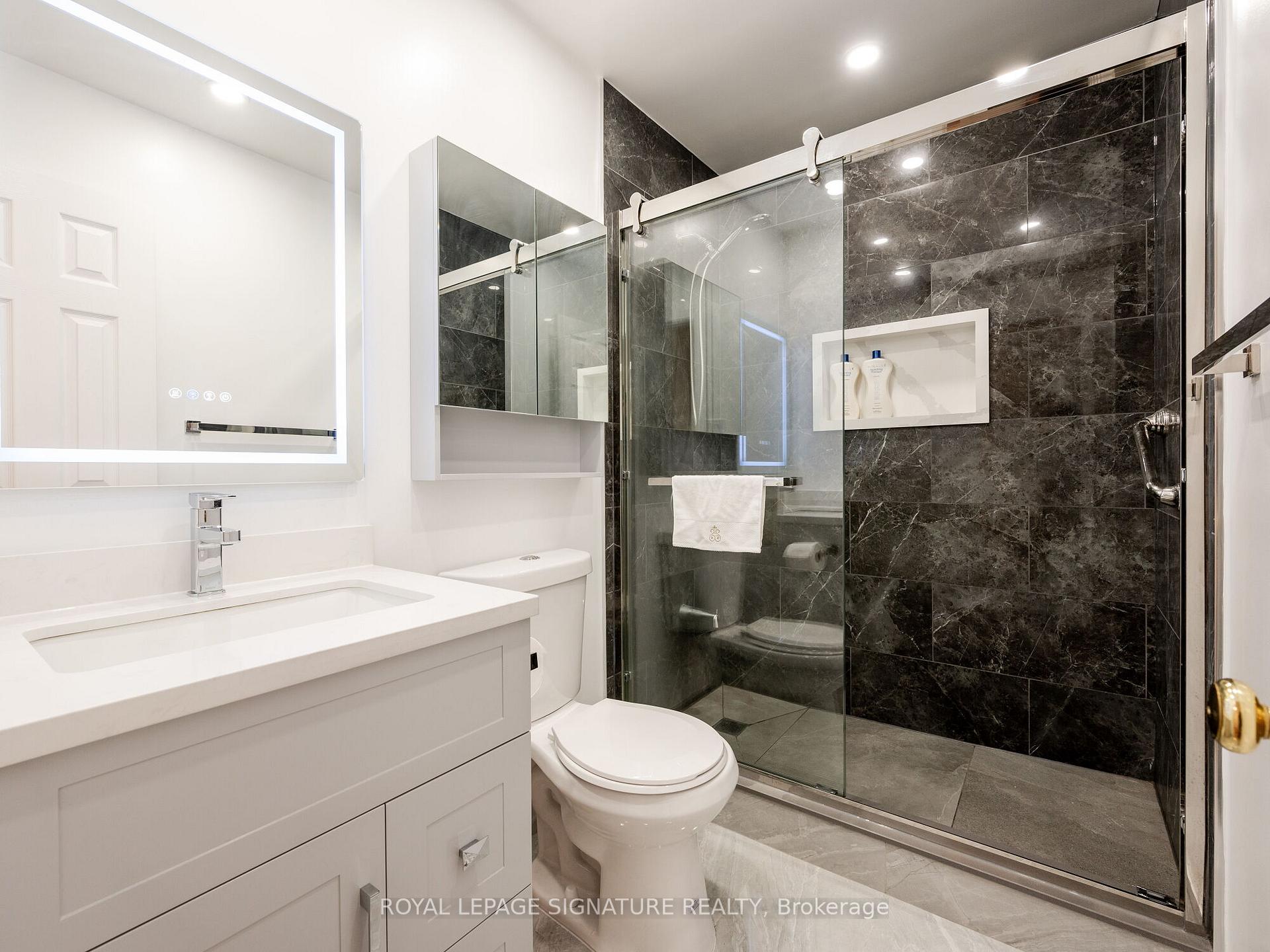 Photo 34 of 433 Tailfeather Crescent, Mississauga, Hurontario — HOMEH