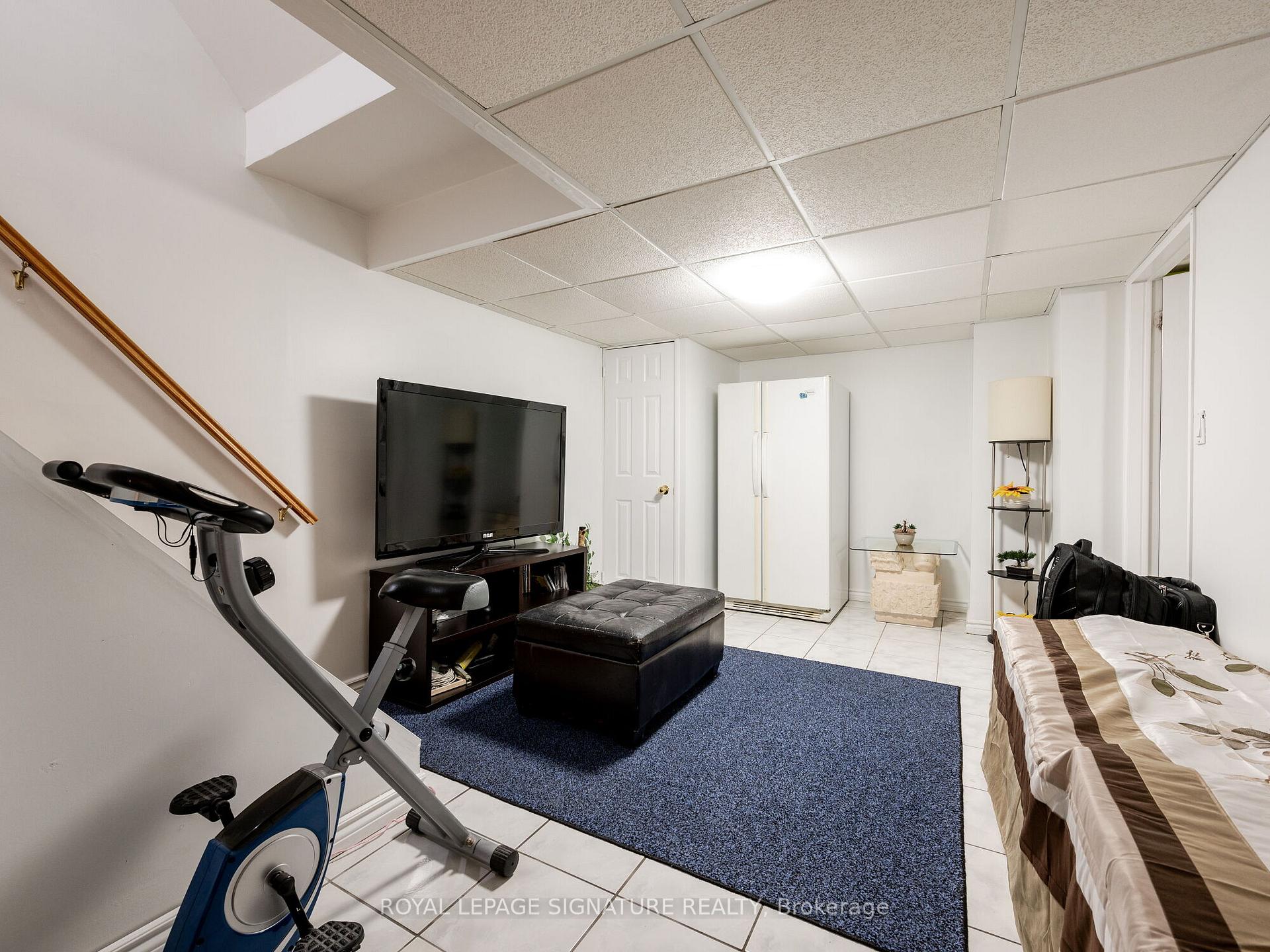Photo 30 of 433 Tailfeather Crescent, Mississauga, Hurontario — HOMEH