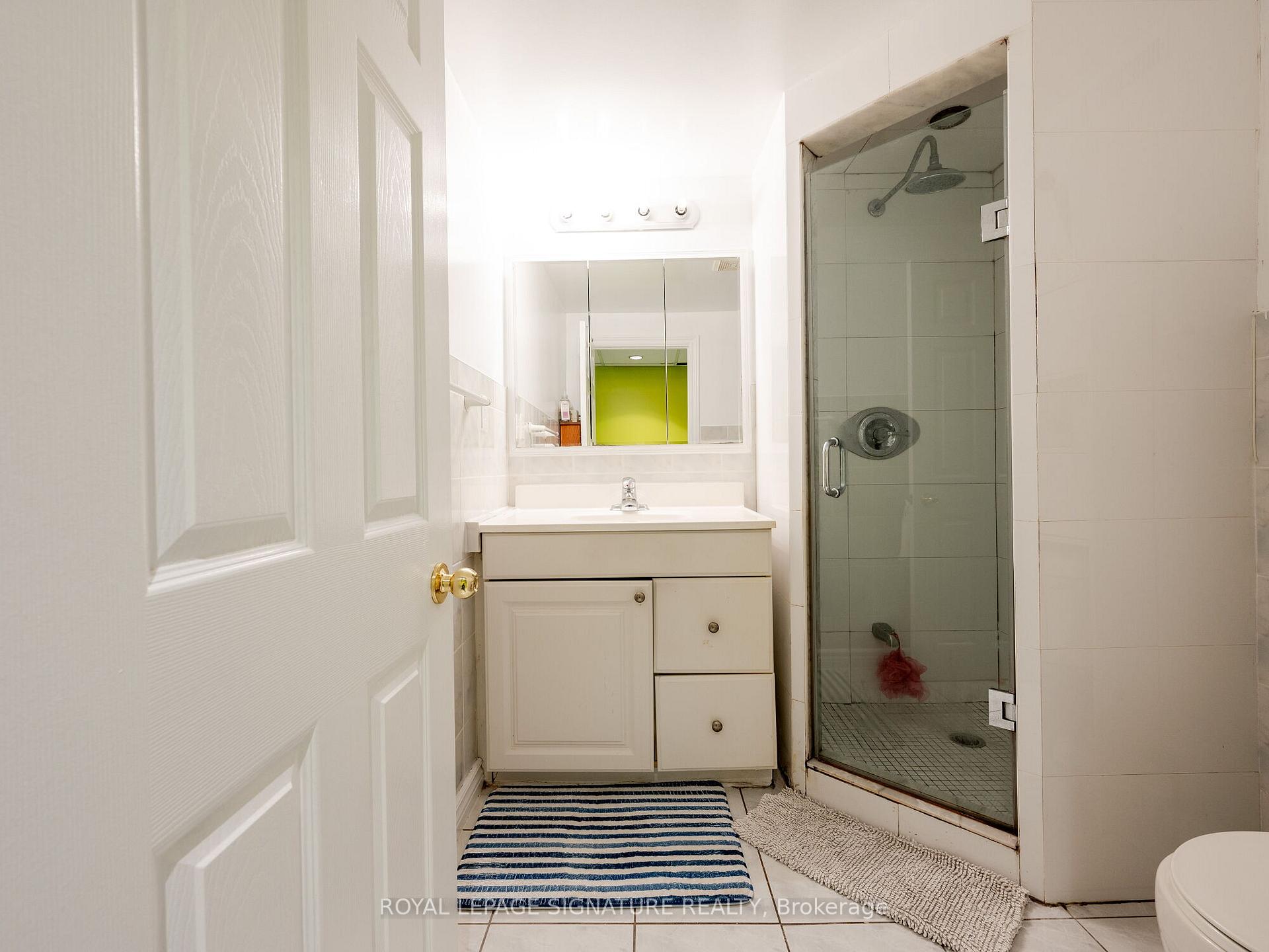 Photo 32 of 433 Tailfeather Crescent, Mississauga, Hurontario — HOMEH
