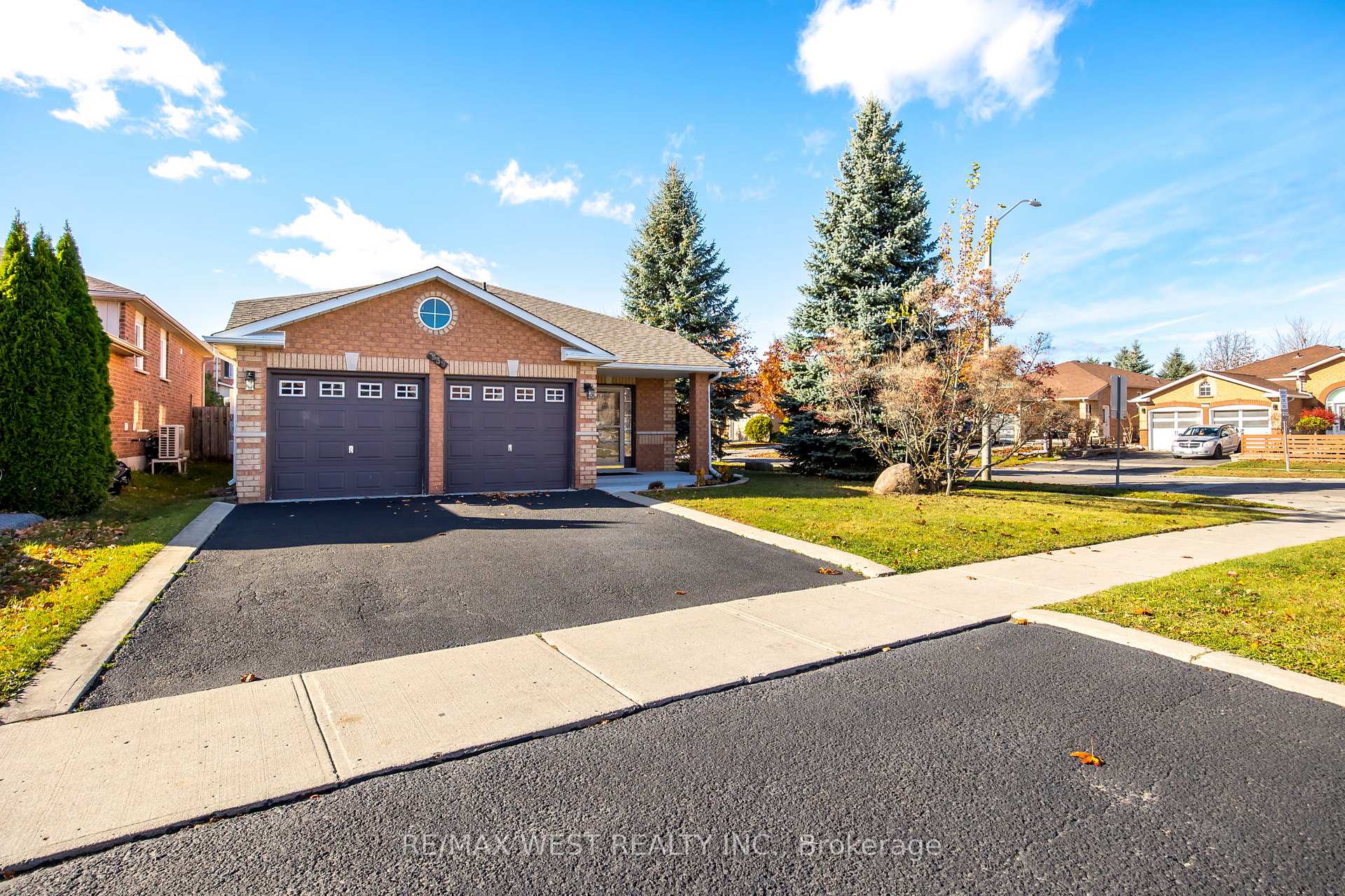 Photo 1 of 239 Emms Drive, Barrie, Holly — HOMEH