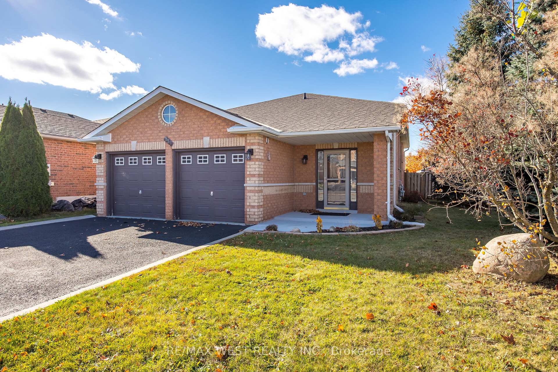 Photo 5 of 239 Emms Drive, Barrie, Holly — HOMEH