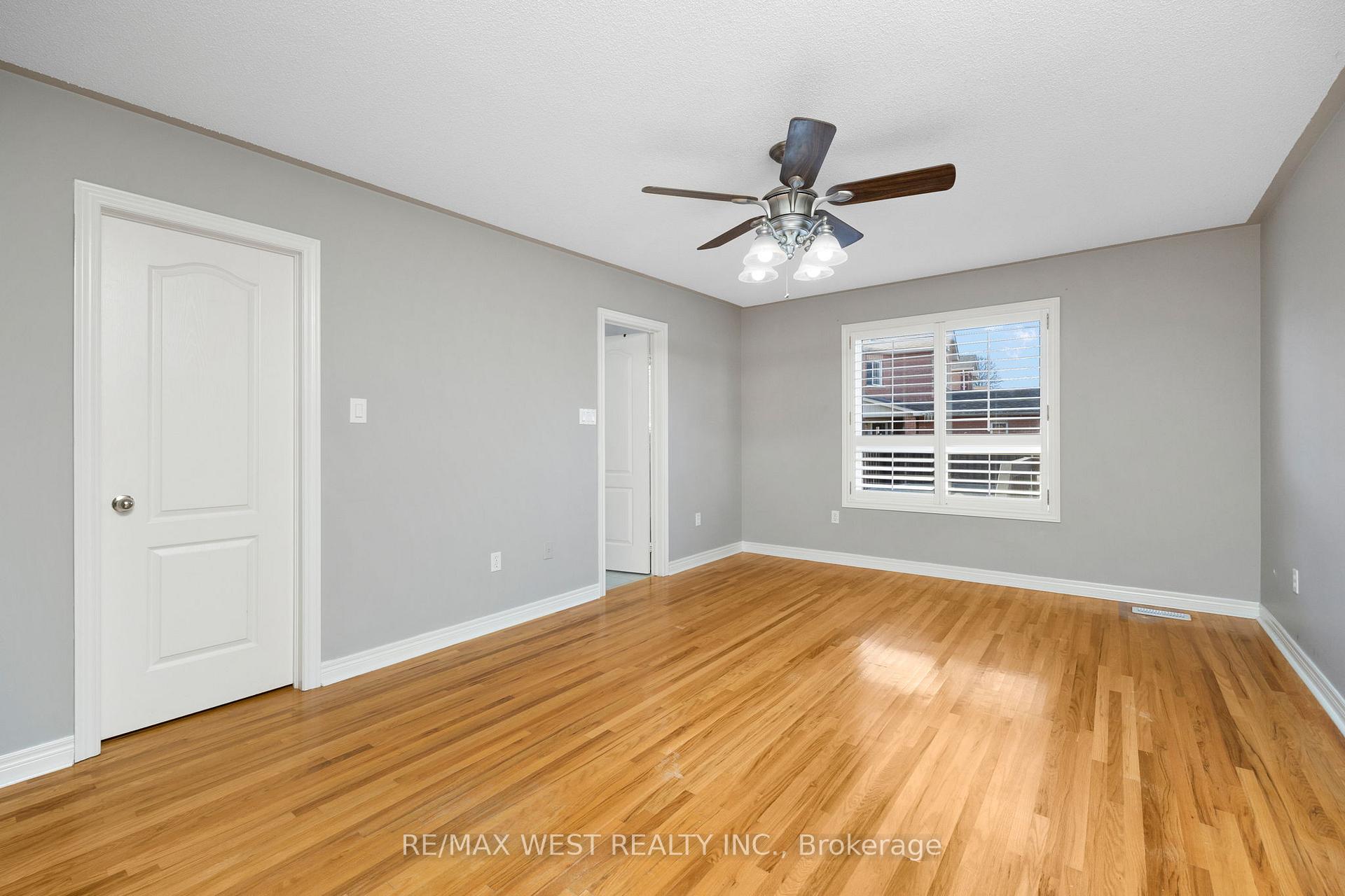 Photo 9 of 239 Emms Drive, Barrie, Holly — HOMEH