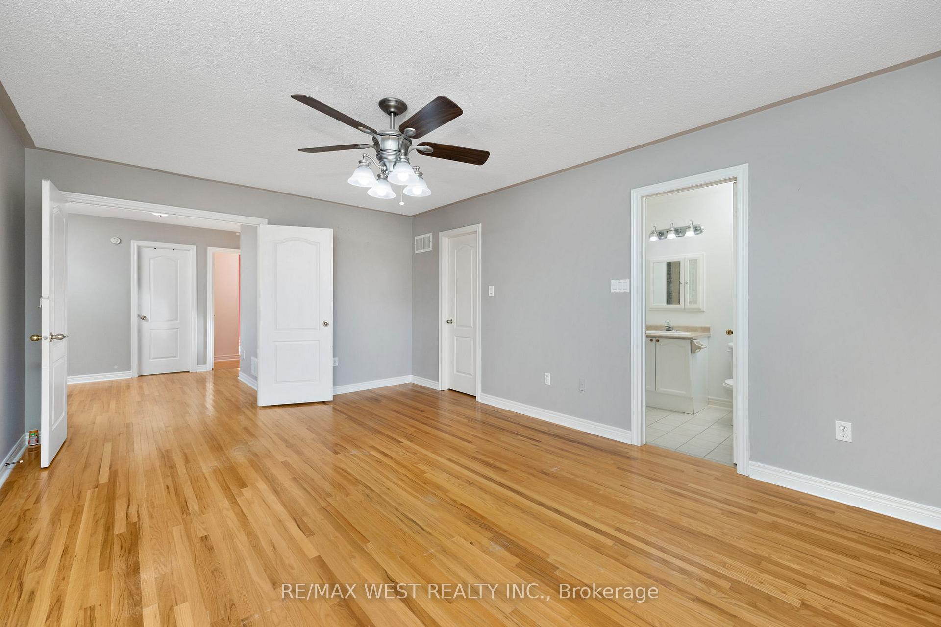 Photo 11 of 239 Emms Drive, Barrie, Holly — HOMEH