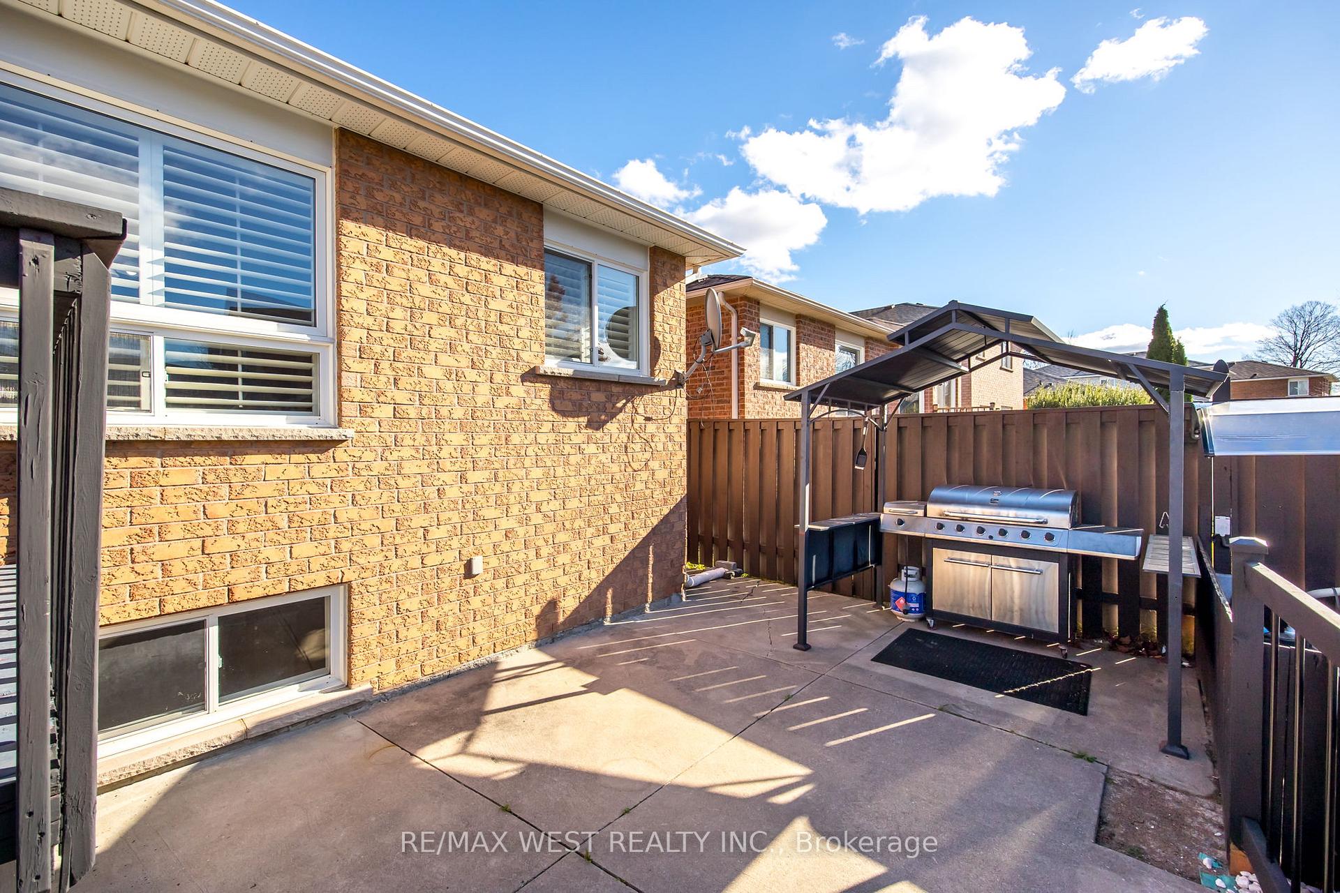 Photo 14 of 239 Emms Drive, Barrie, Holly — HOMEH