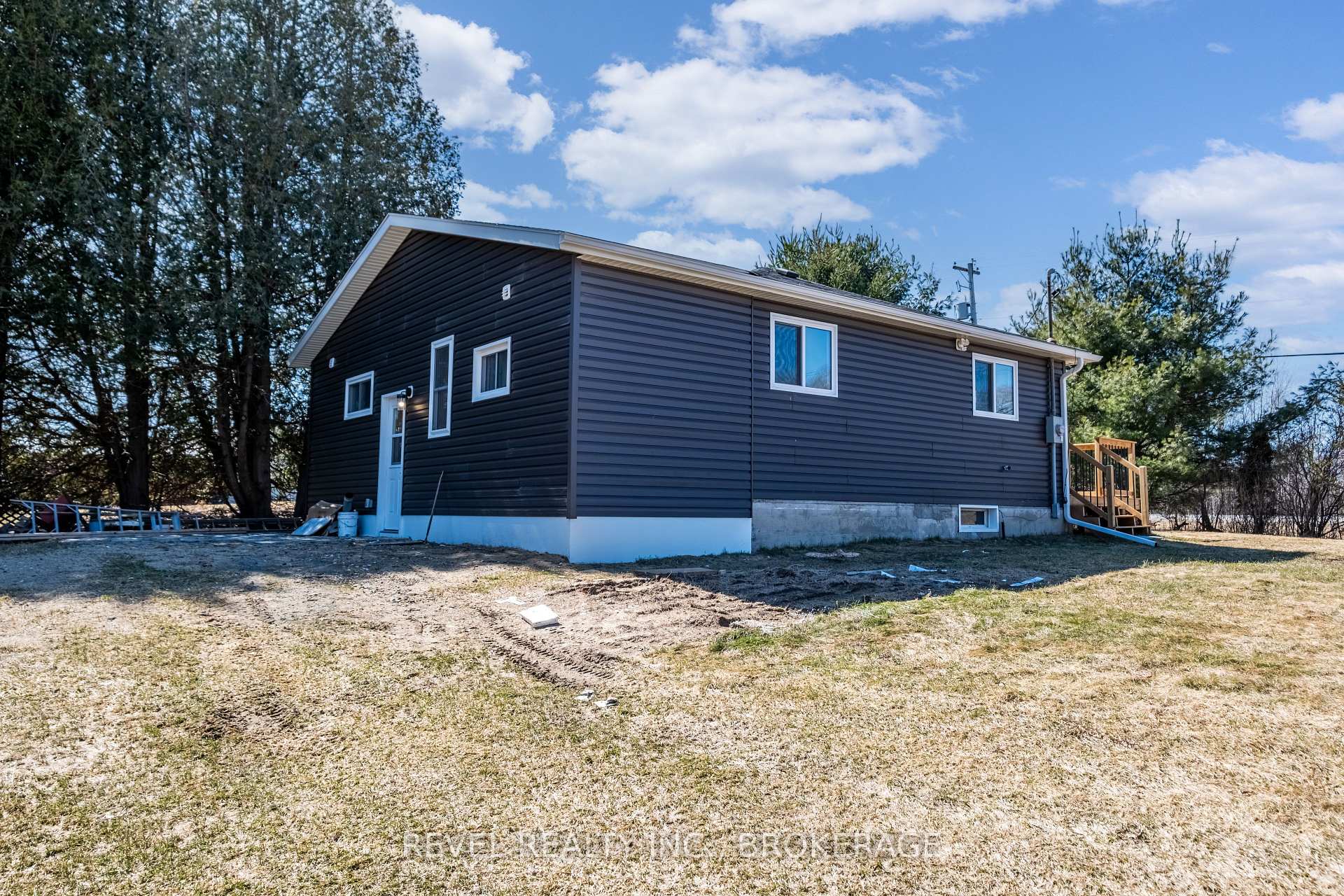 Photo 3 of 8914 38 Highway, Frontenac, Frontenac Centre — HOMEH