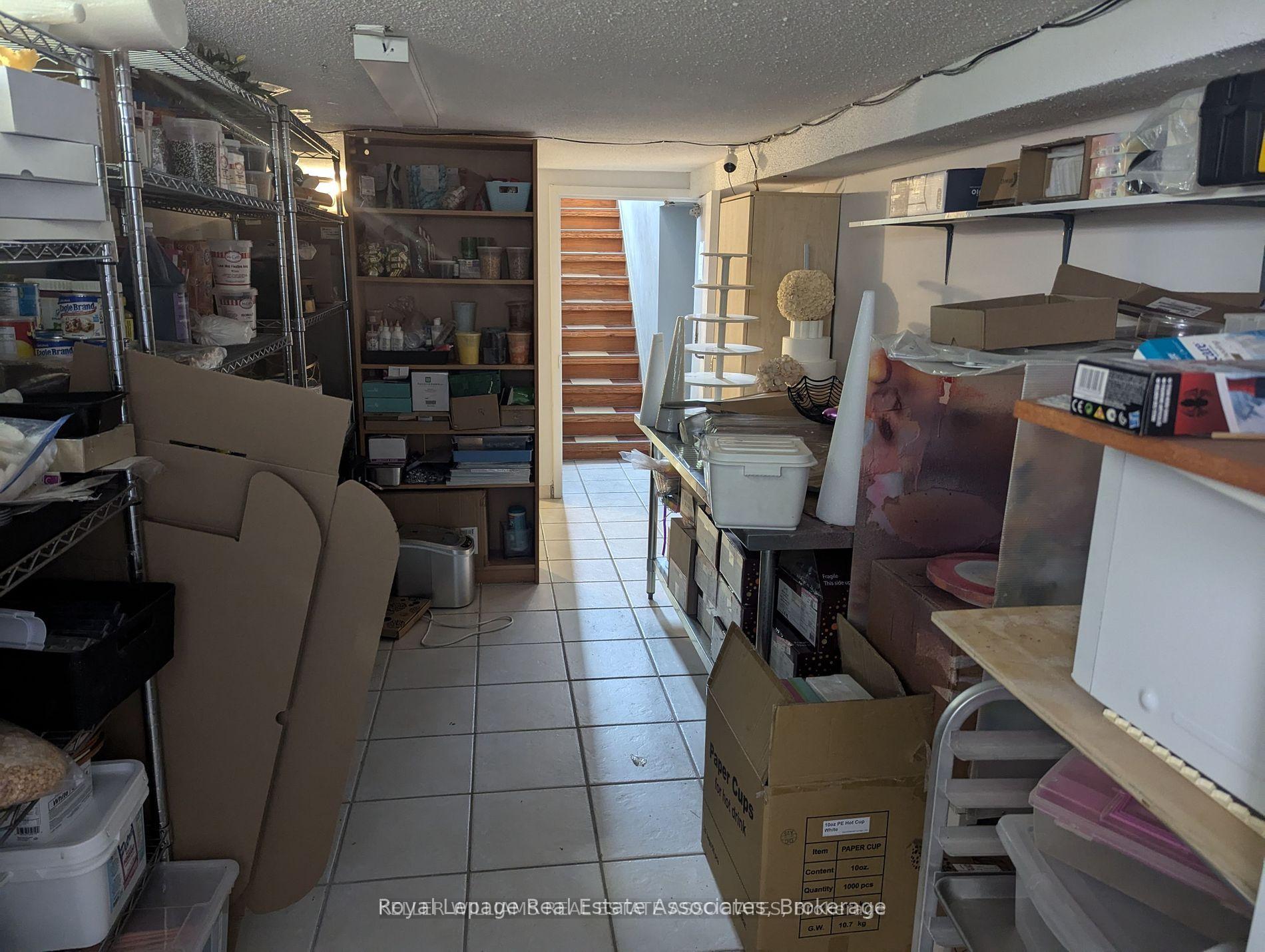 Photo 7 of 233 Lakeshore Road E, Mississauga, Port Credit — HOMEH