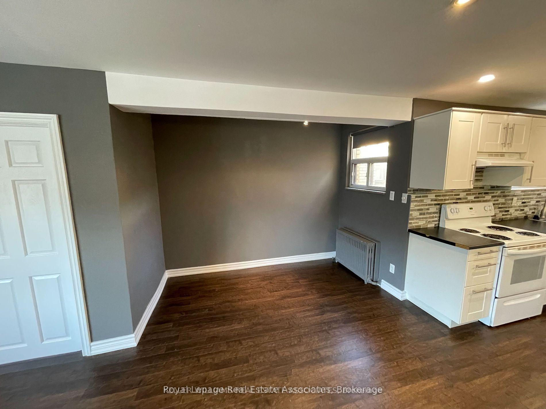 Photo 17 of 233 Lakeshore Road E, Mississauga, Port Credit — HOMEH