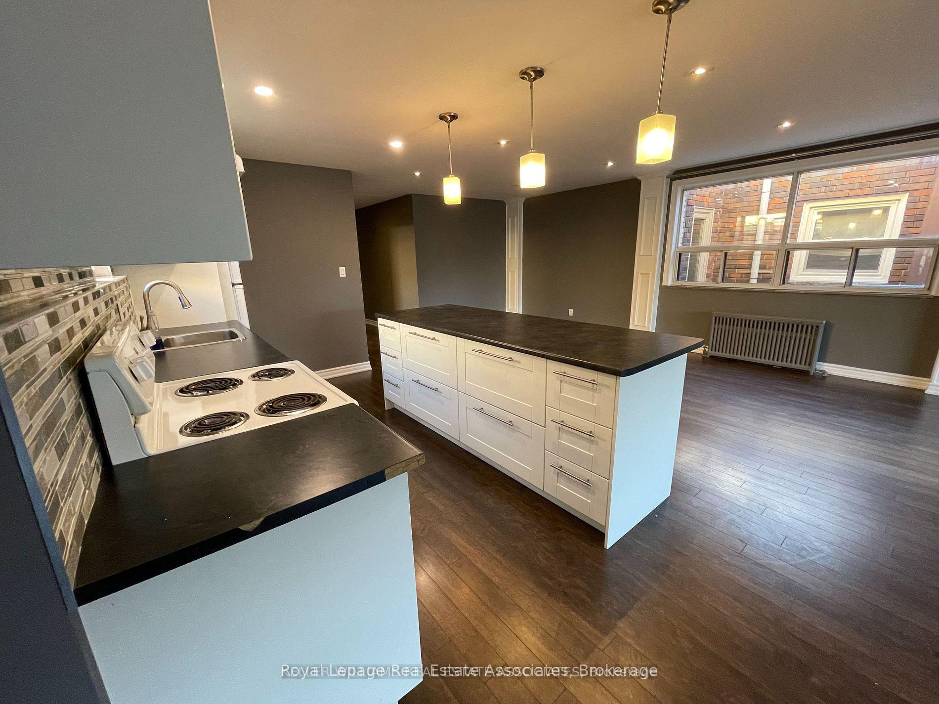 Photo 30 of 233 Lakeshore Road E, Mississauga, Port Credit — HOMEH