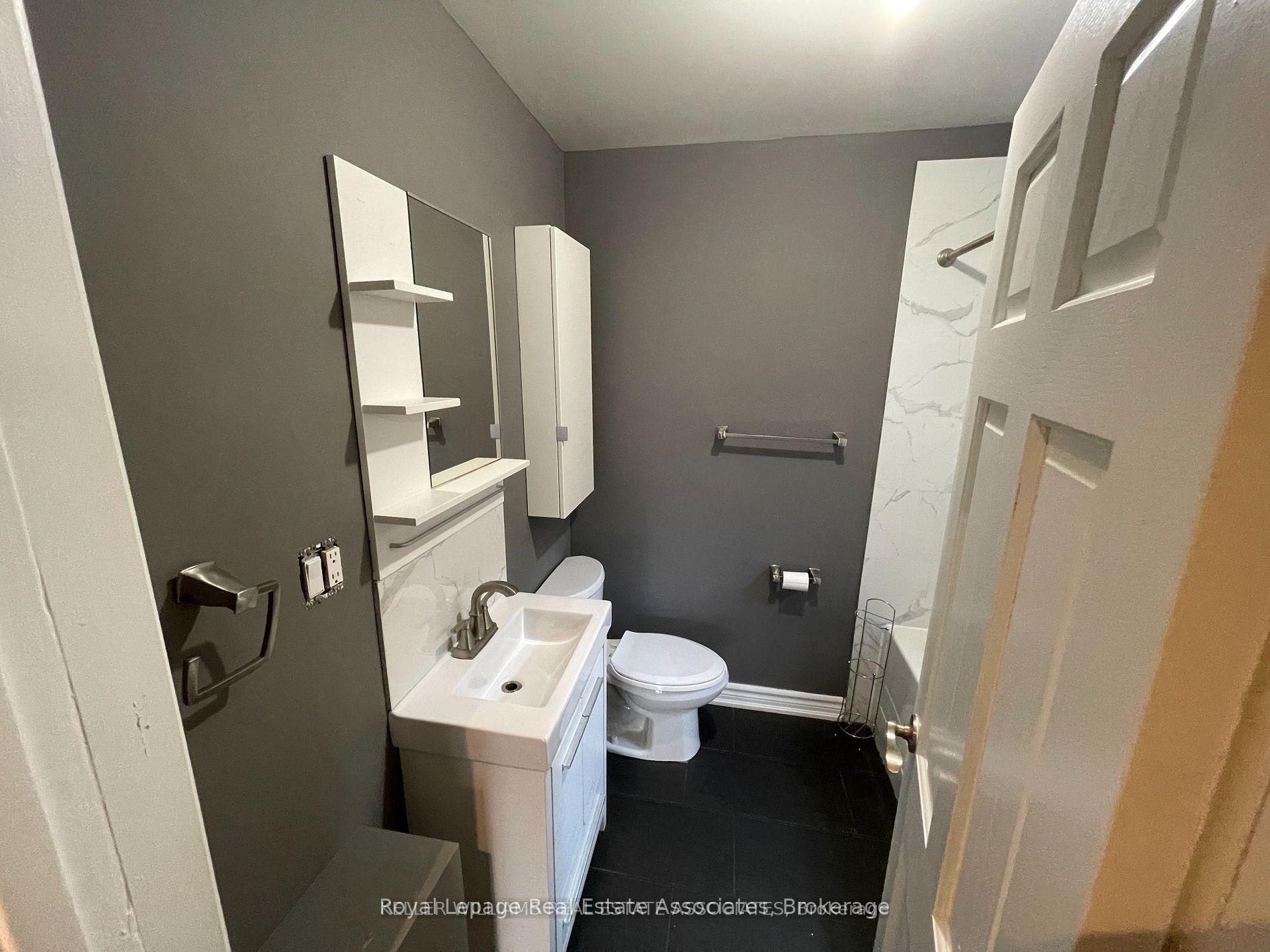 Photo 38 of 233 Lakeshore Road E, Mississauga, Port Credit — HOMEH