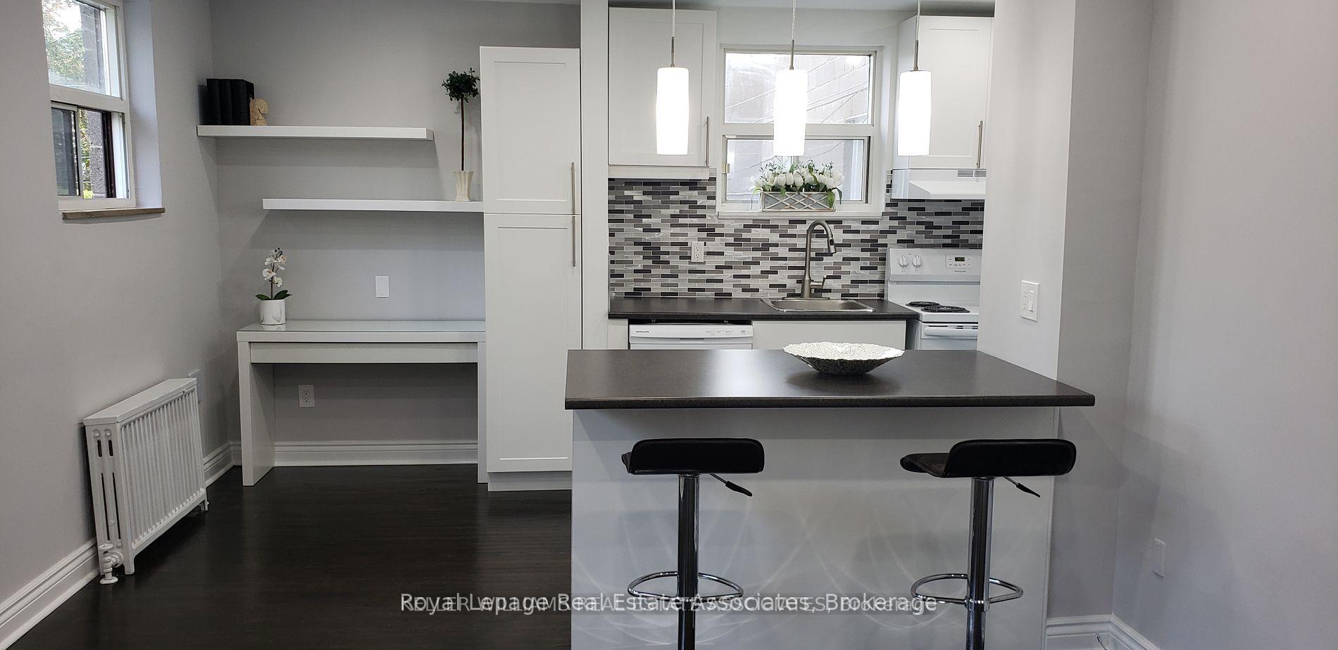 Photo 9 of 233 Lakeshore Road E, Mississauga, Port Credit — HOMEH