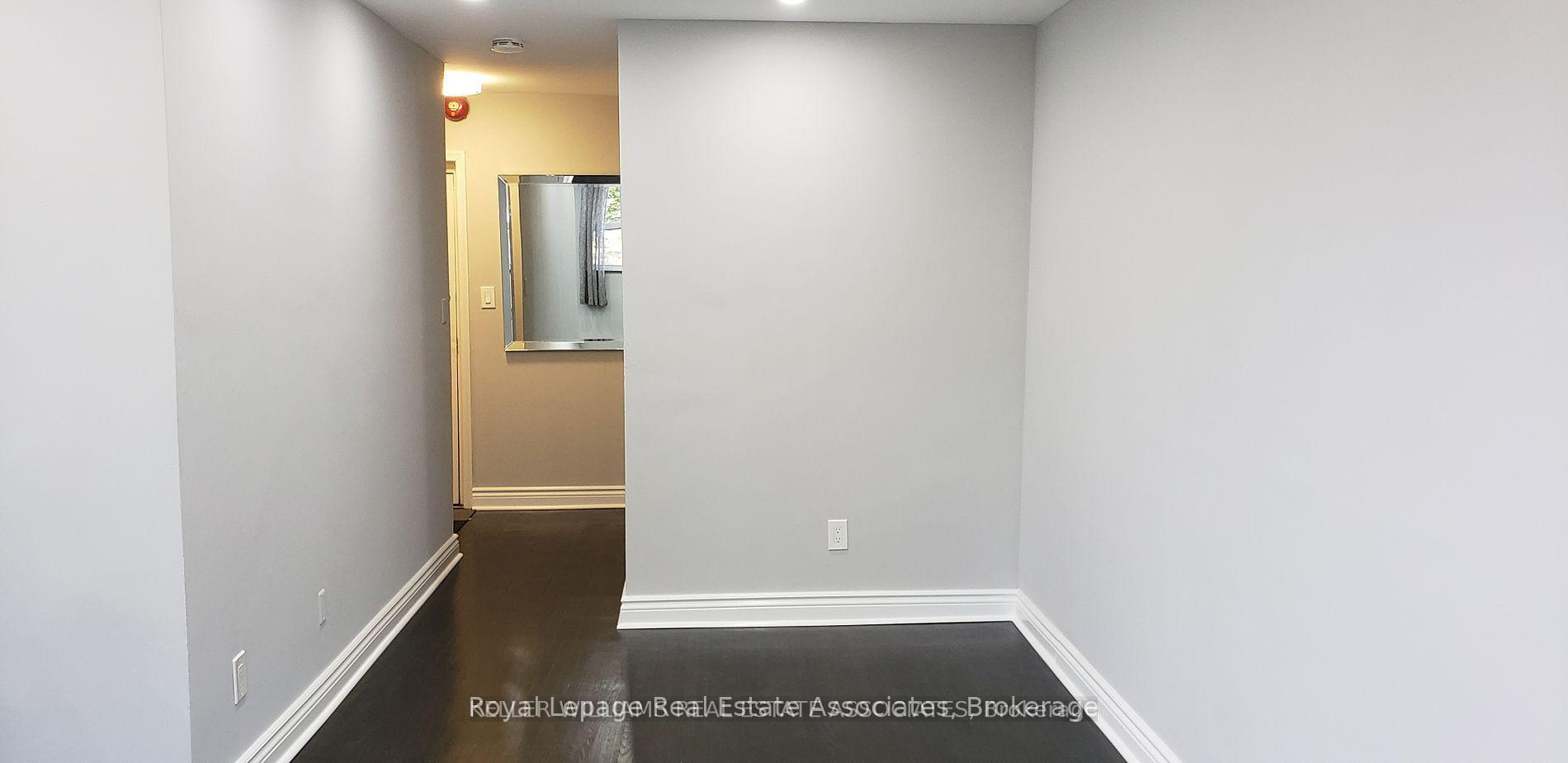 Photo 11 of 233 Lakeshore Road E, Mississauga, Port Credit — HOMEH
