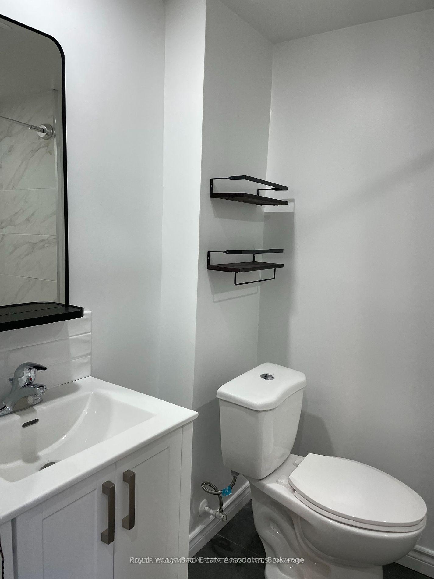 Photo 25 of 233 Lakeshore Road E, Mississauga, Port Credit — HOMEH