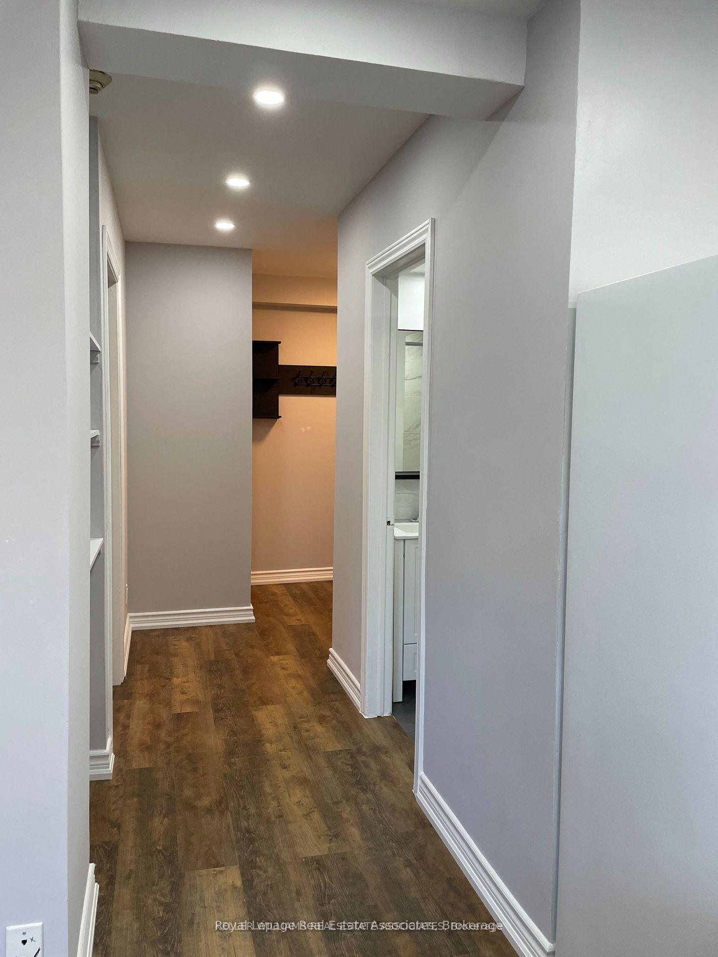 Photo 39 of 233 Lakeshore Road E, Mississauga, Port Credit — HOMEH